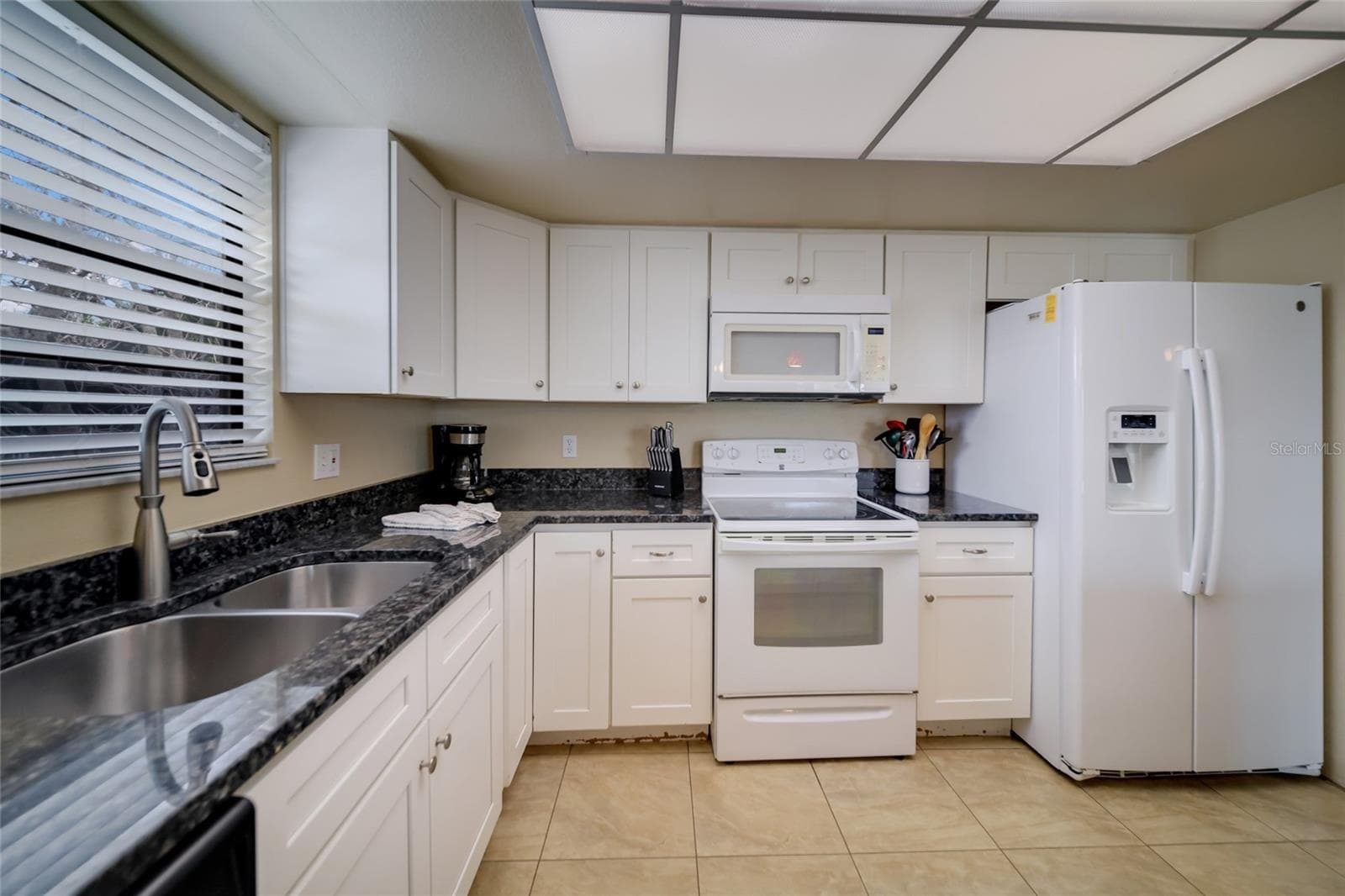 Single Family Residence at 313 MAGNOLIA AVE, ANNA MARIA, photo 10 of 30