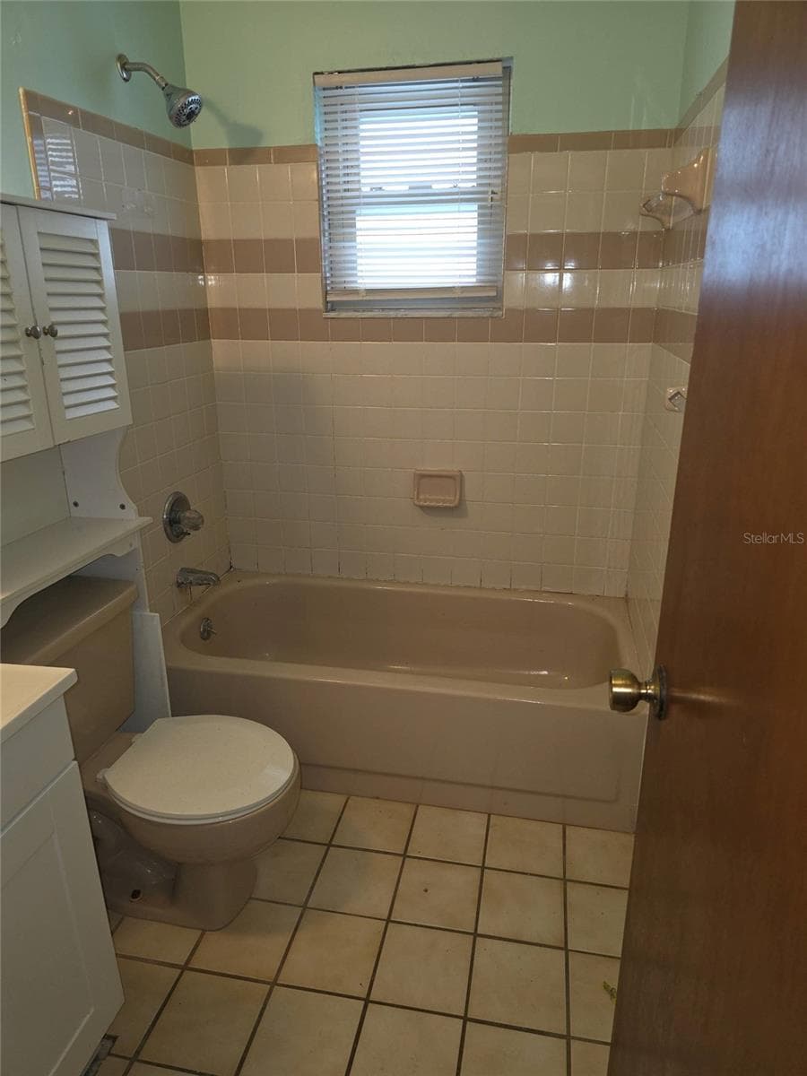 Second bathroom - 1008 LYNBROOK ST NW, PALM BAY