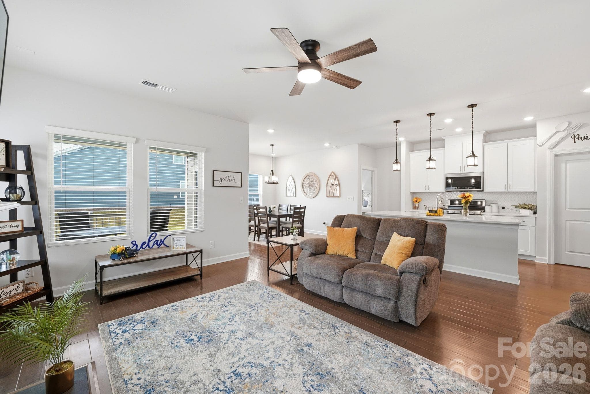 Single Family Residence at 5379 Turtle Creek Drive, Denver, photo 6 of 40