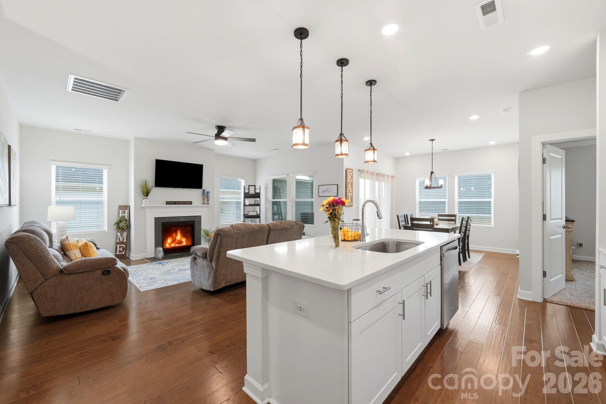 Single Family Residence at 5379 Turtle Creek Drive, Denver, photo 12 of 40