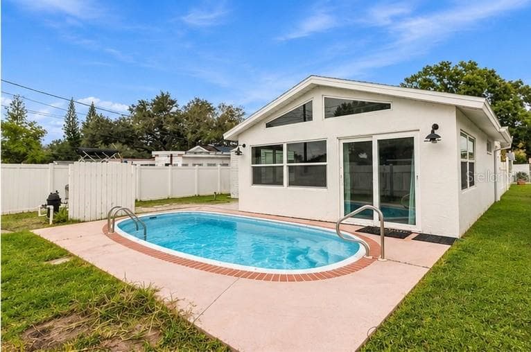 Single Family Residence at 818 90TH AVE N, ST PETERSBURG, photo 22 of 23
