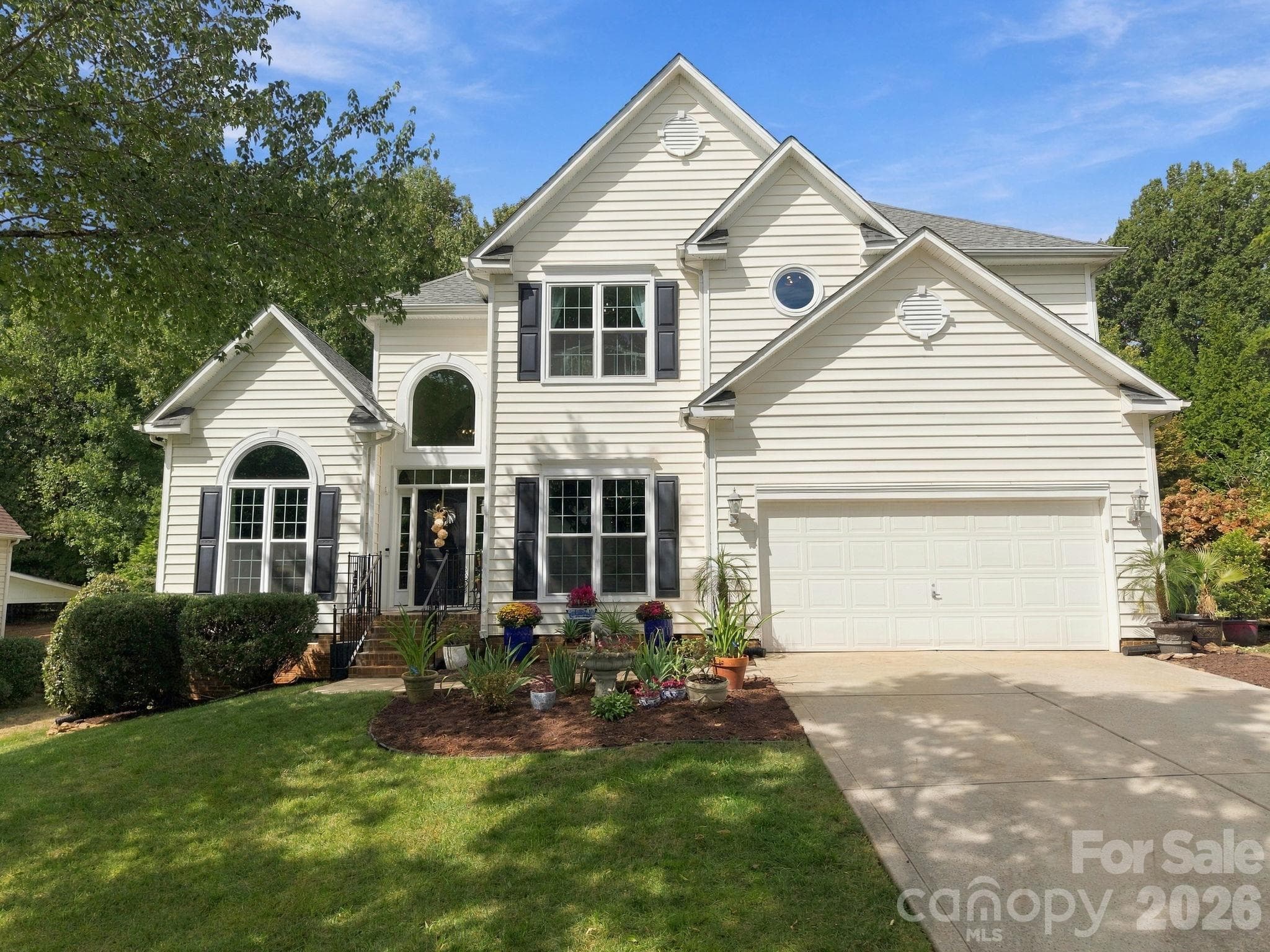 Single Family Residence at 20304 Southshore Drive, Cornelius, photo 2 of 46