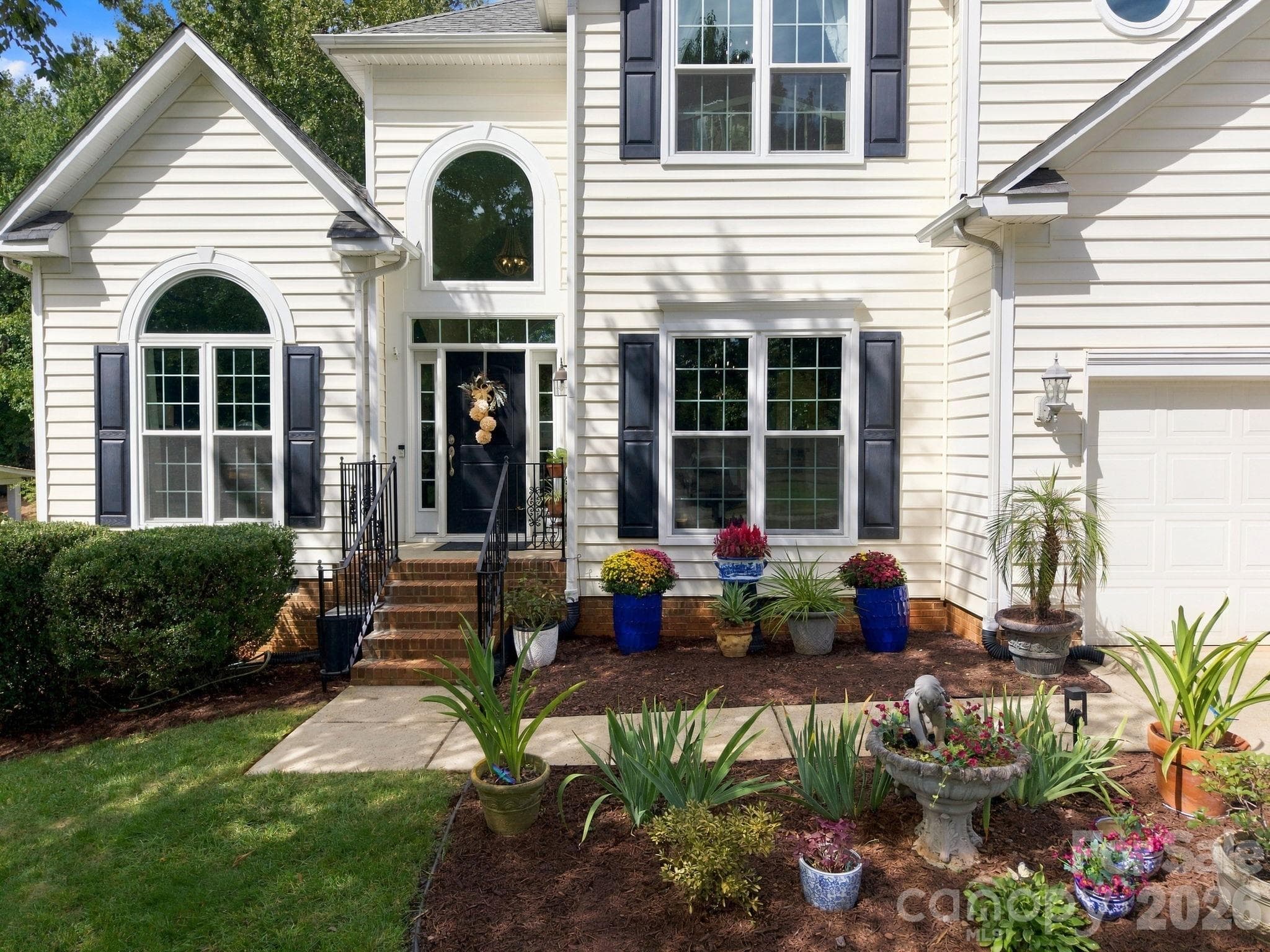 Single Family Residence at 20304 Southshore Drive, Cornelius, photo 3 of 46