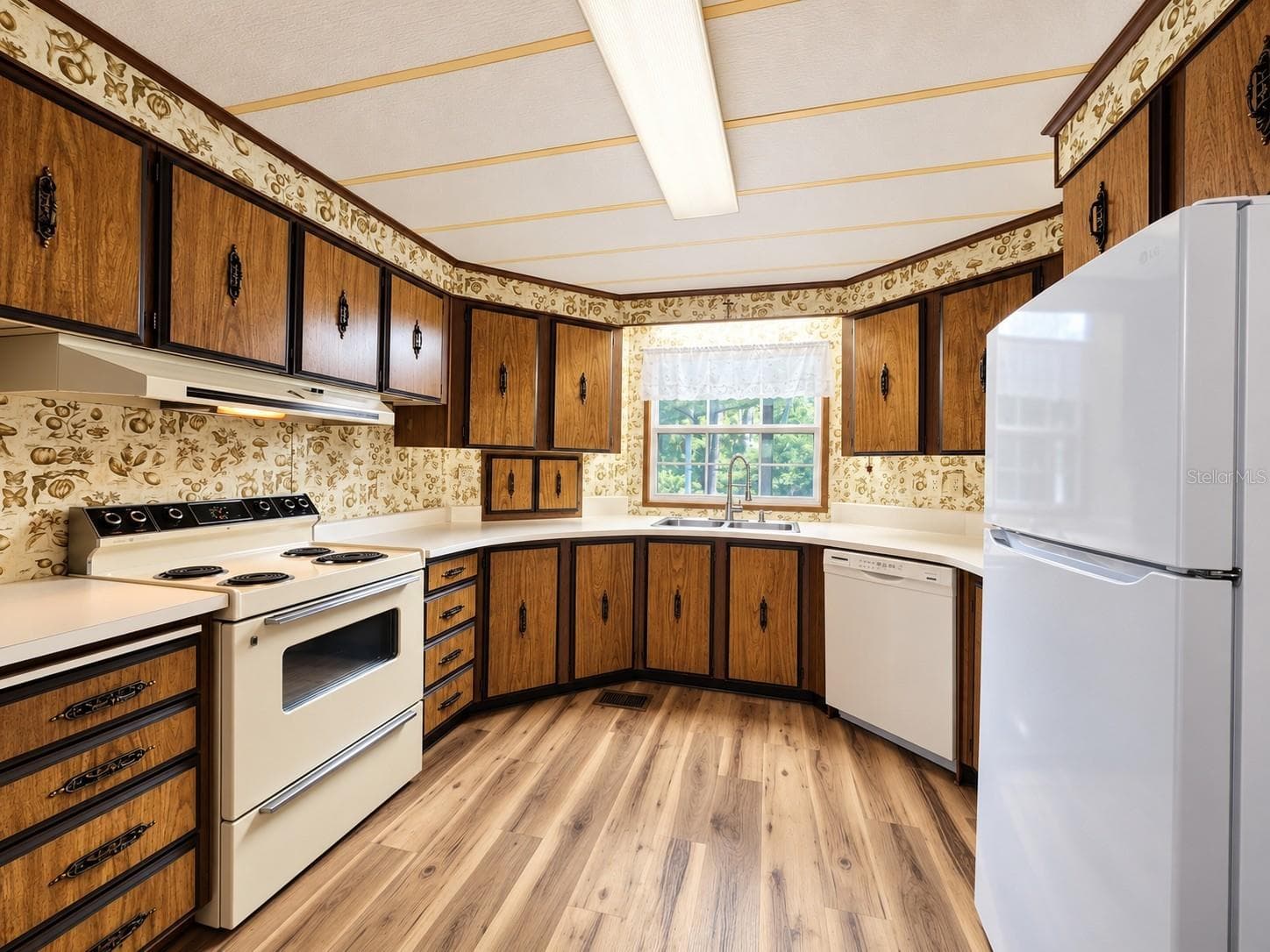 Manufactured Home at 126 BAYBERRY RD, GEORGETOWN, photo 12 of 44