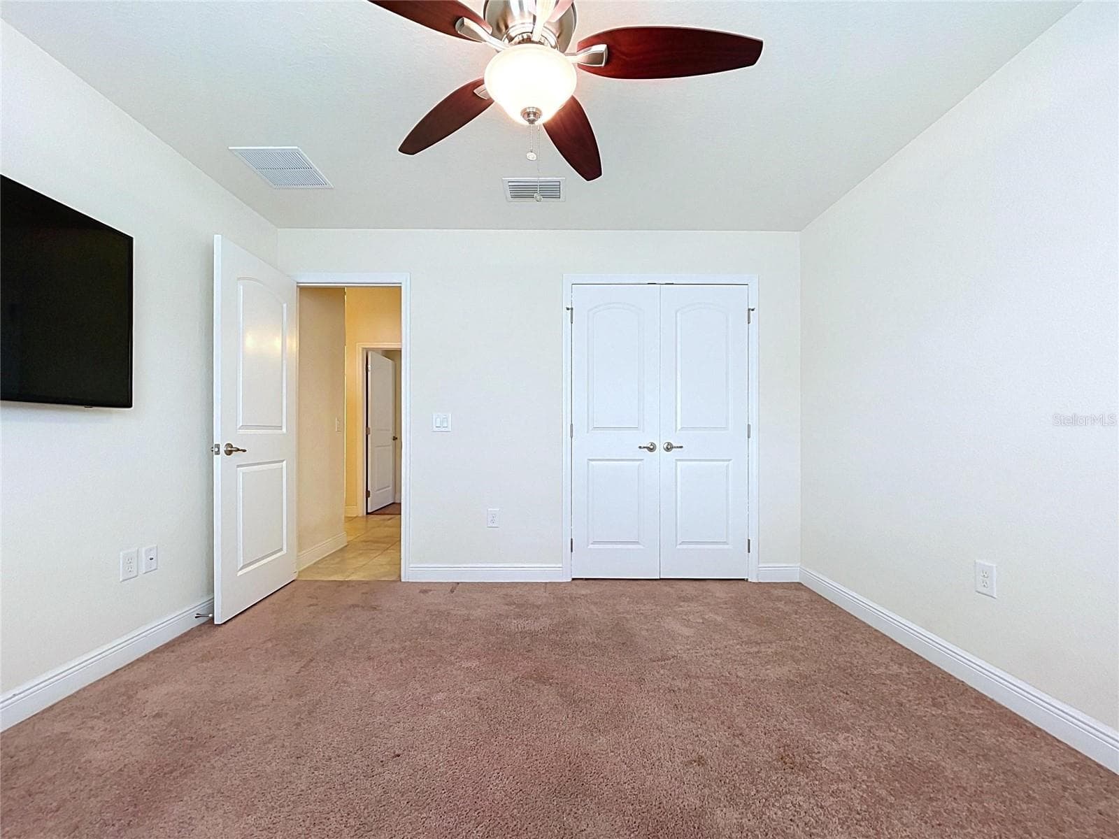 FRONT BEDROOM - 7029 WIREVINE DR, BROOKSVILLE