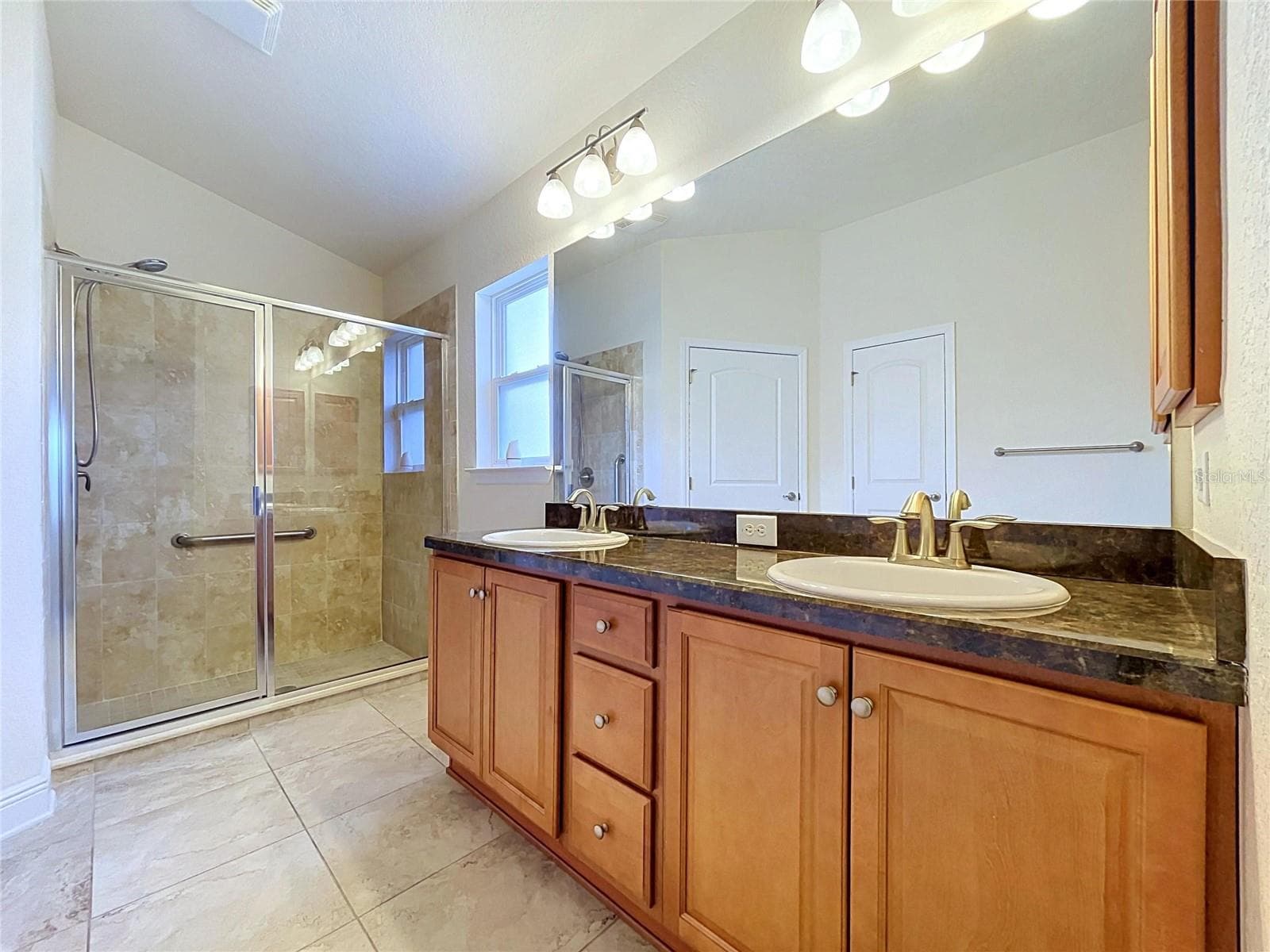 PRIMARY BATHROOM - 7029 WIREVINE DR, BROOKSVILLE