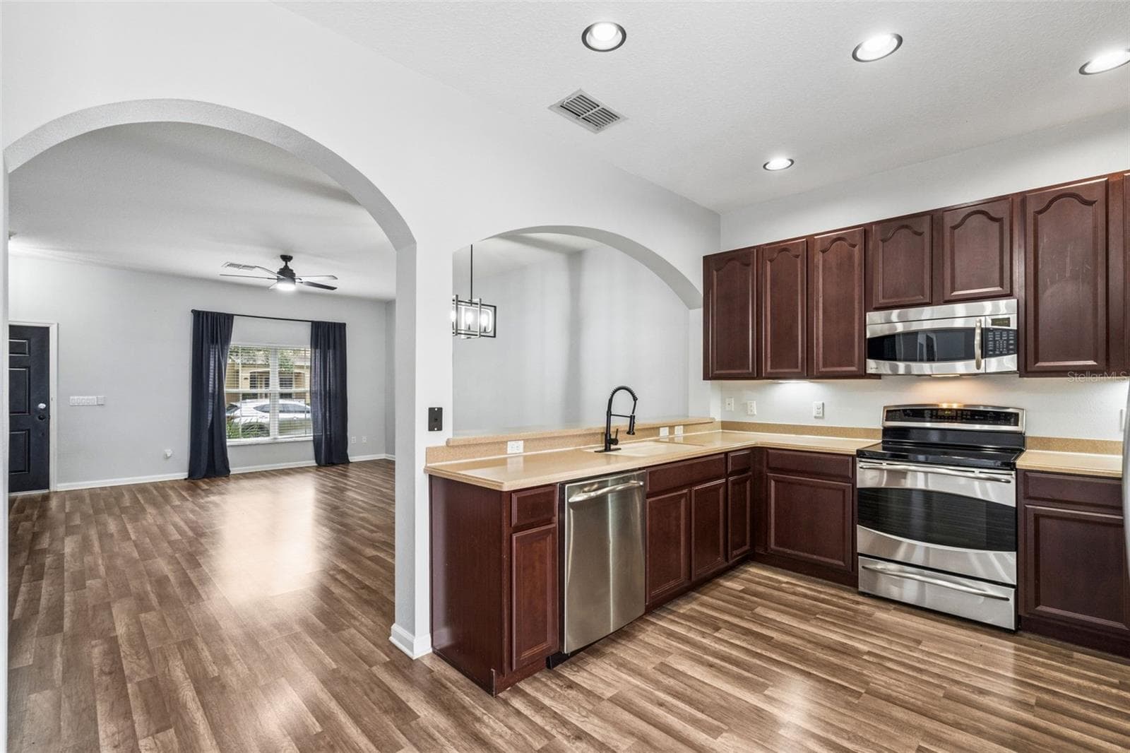 Townhouse at 11843 DEER PATH WAY, ORLANDO, photo 11 of 61