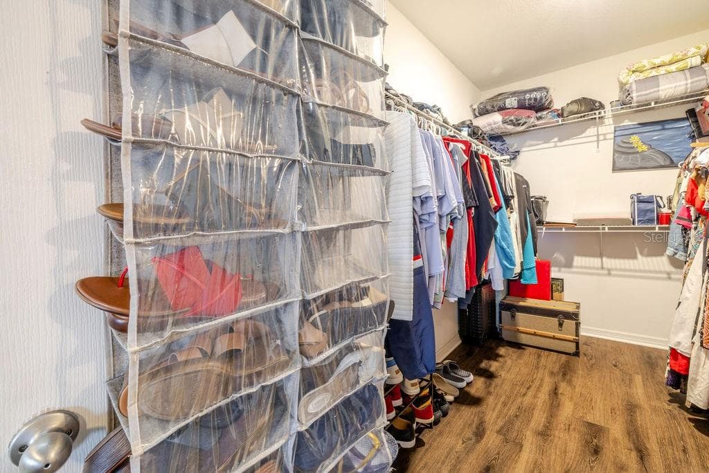 Oversized walk-in closet in primary bedroom - 252 SHERRI LEE LN, DELAND
