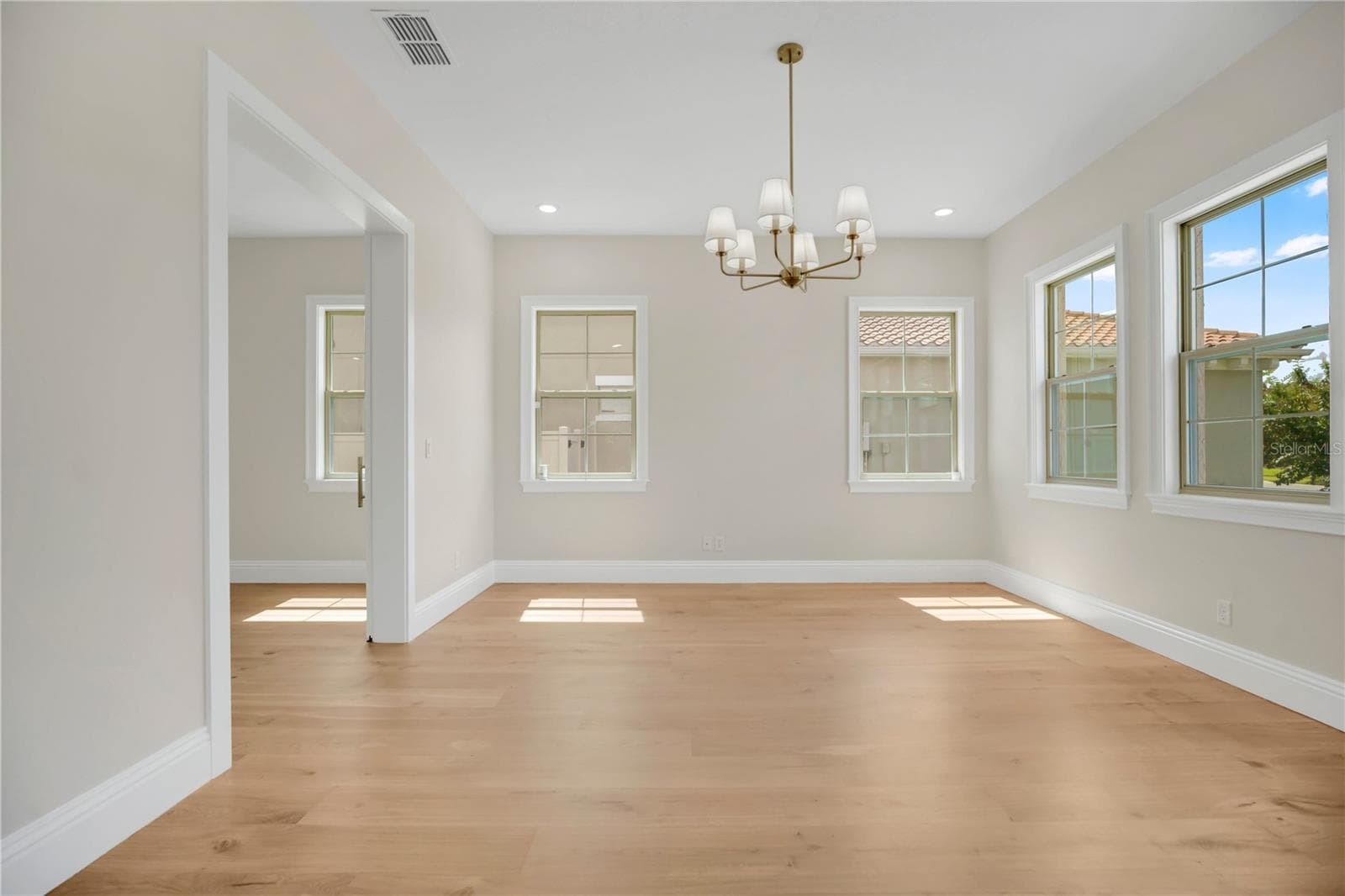 Single Family Residence at 228 STANTON ESTATES CIR, WINTER GARDEN, photo 3 of 47