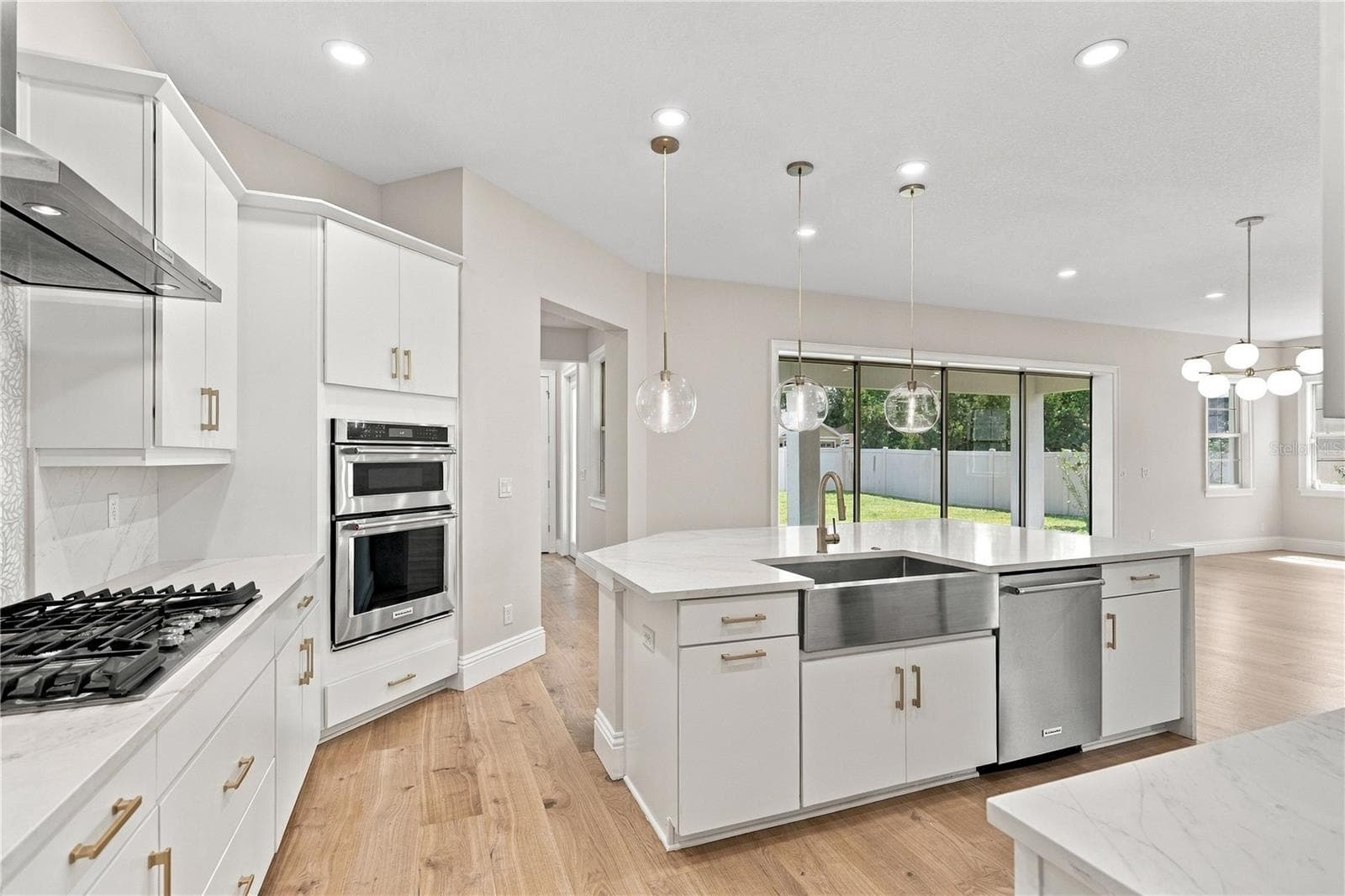 Single Family Residence at 228 STANTON ESTATES CIR, WINTER GARDEN, photo 12 of 47