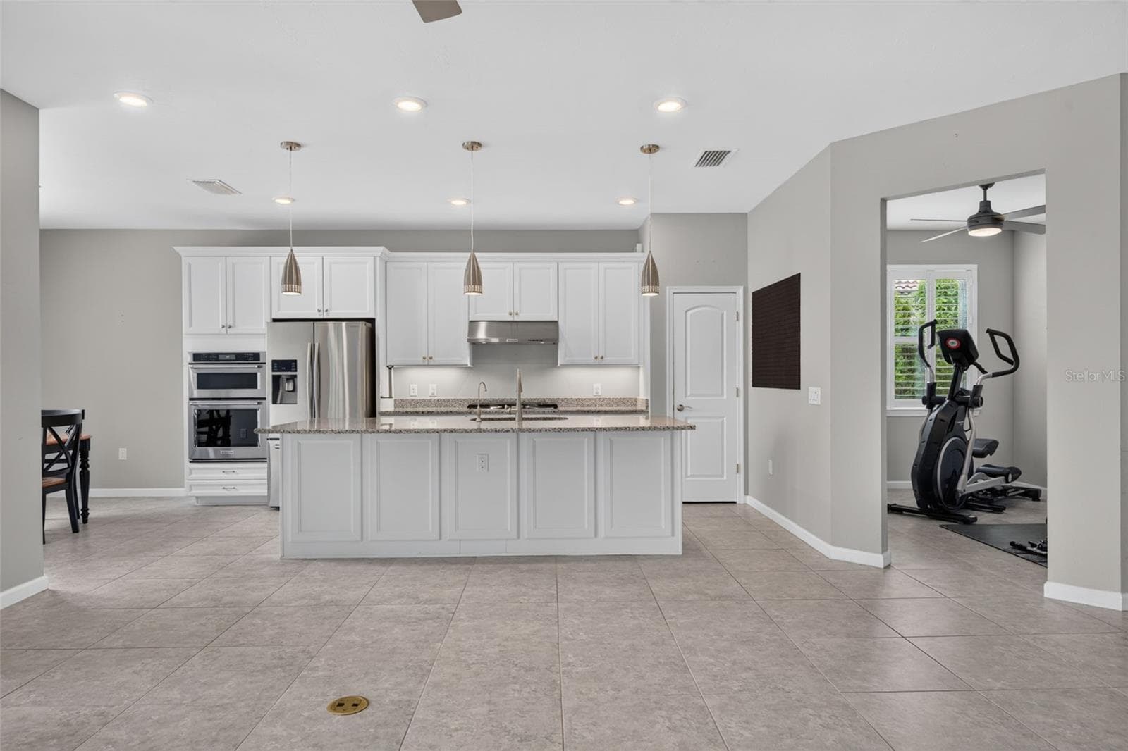 Single Family Residence at 12326 BLUE HILL TRL, BRADENTON, photo 13 of 82