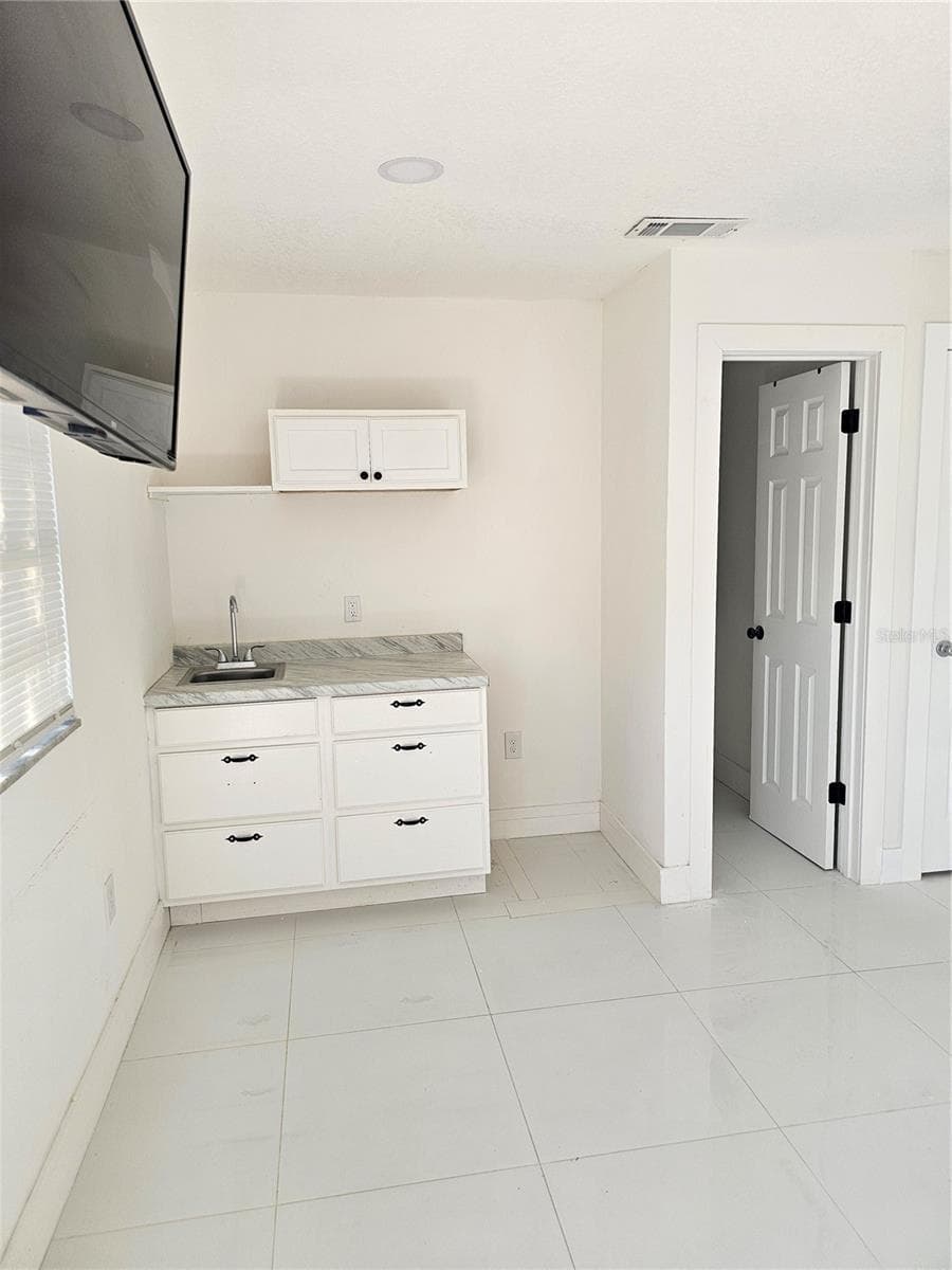 Single Family Residence at 6125 LIBERTY AVE, TEMPLE TERRACE, photo 24 of 28