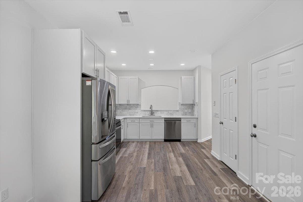 Single Family Residence at 2536 Thornfield Road, Charlotte, photo 16 of 39