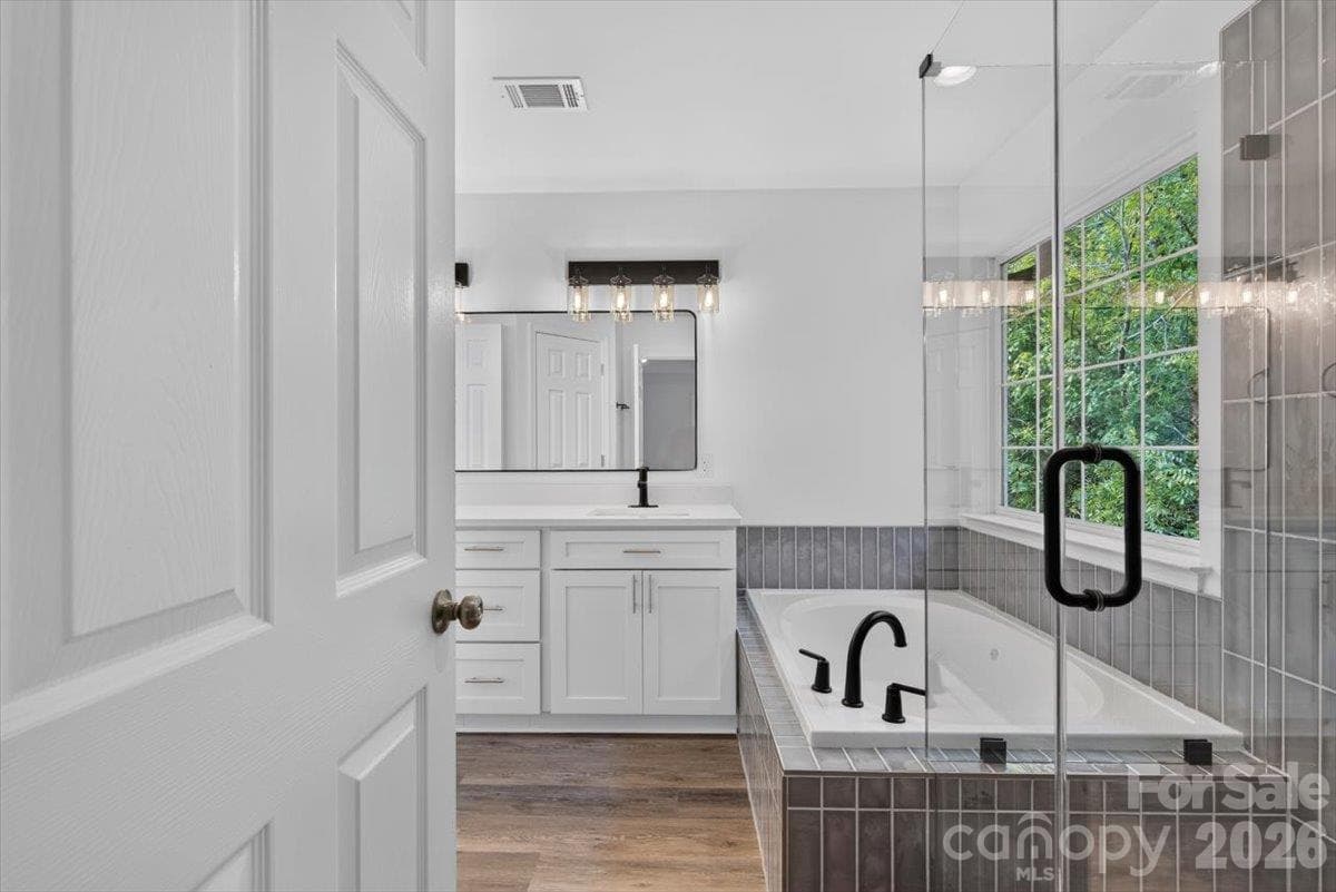 Single Family Residence at 2536 Thornfield Road, Charlotte, photo 26 of 39
