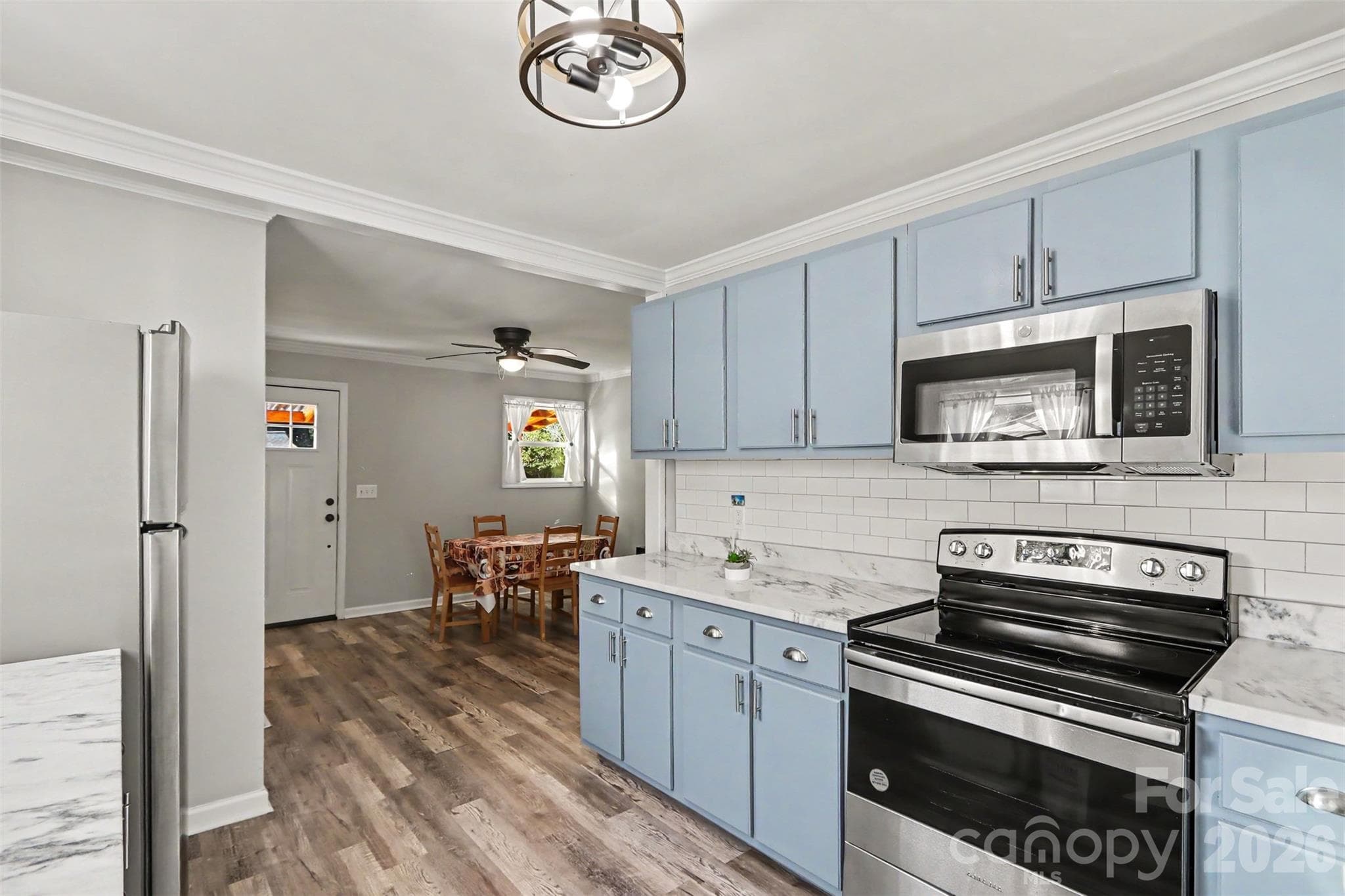 Single Family Residence at 115 Adcock Street, Belmont, photo 23 of 45