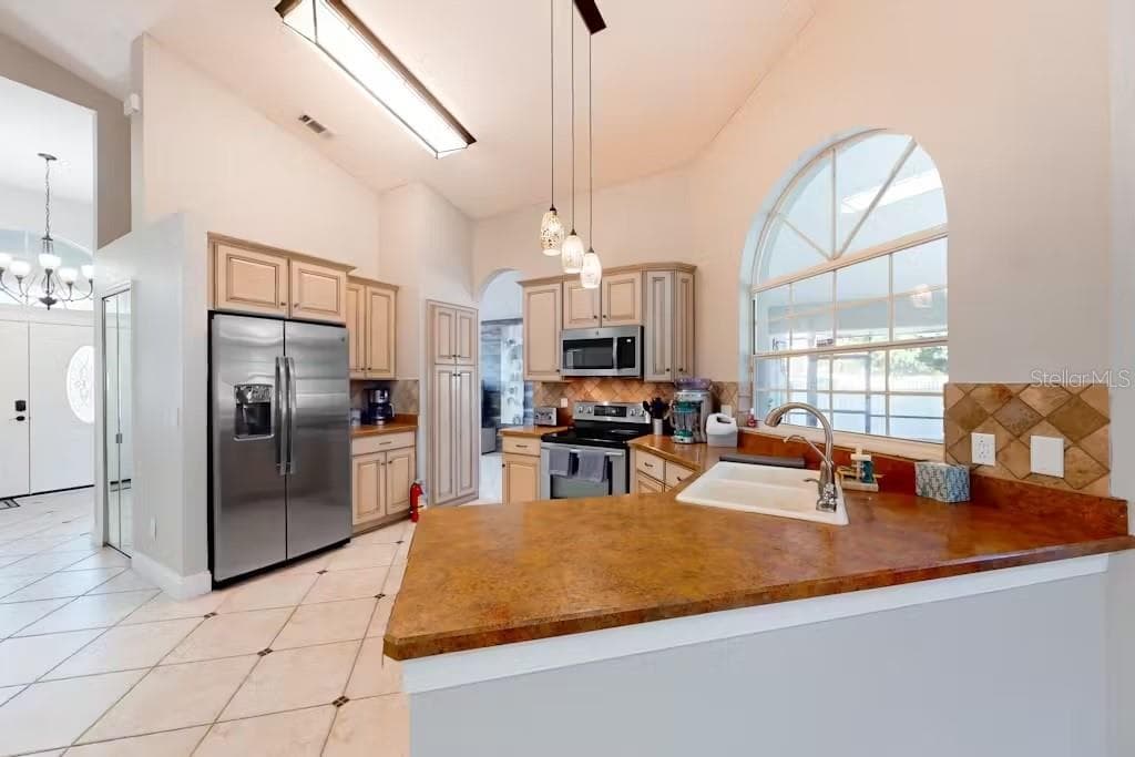 Single Family Residence at 102 TITAN DR, DAVENPORT, photo 23 of 87