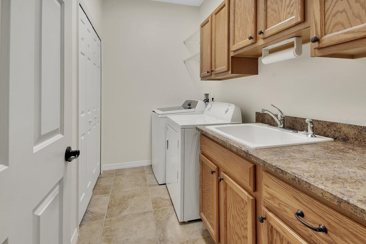 Laundry room - 502 VICTORIA HILLS DR, DELAND