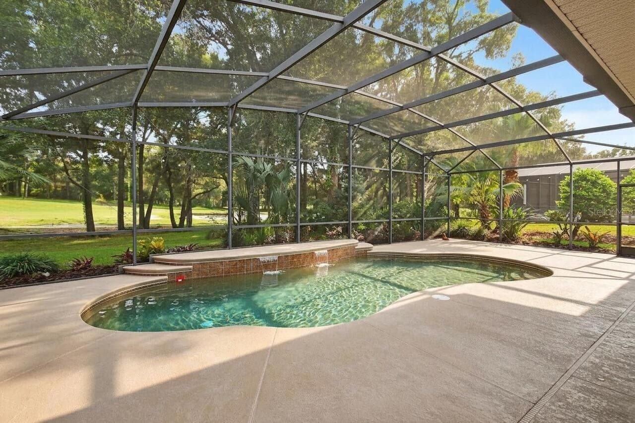 Screened in pool - 502 VICTORIA HILLS DR, DELAND