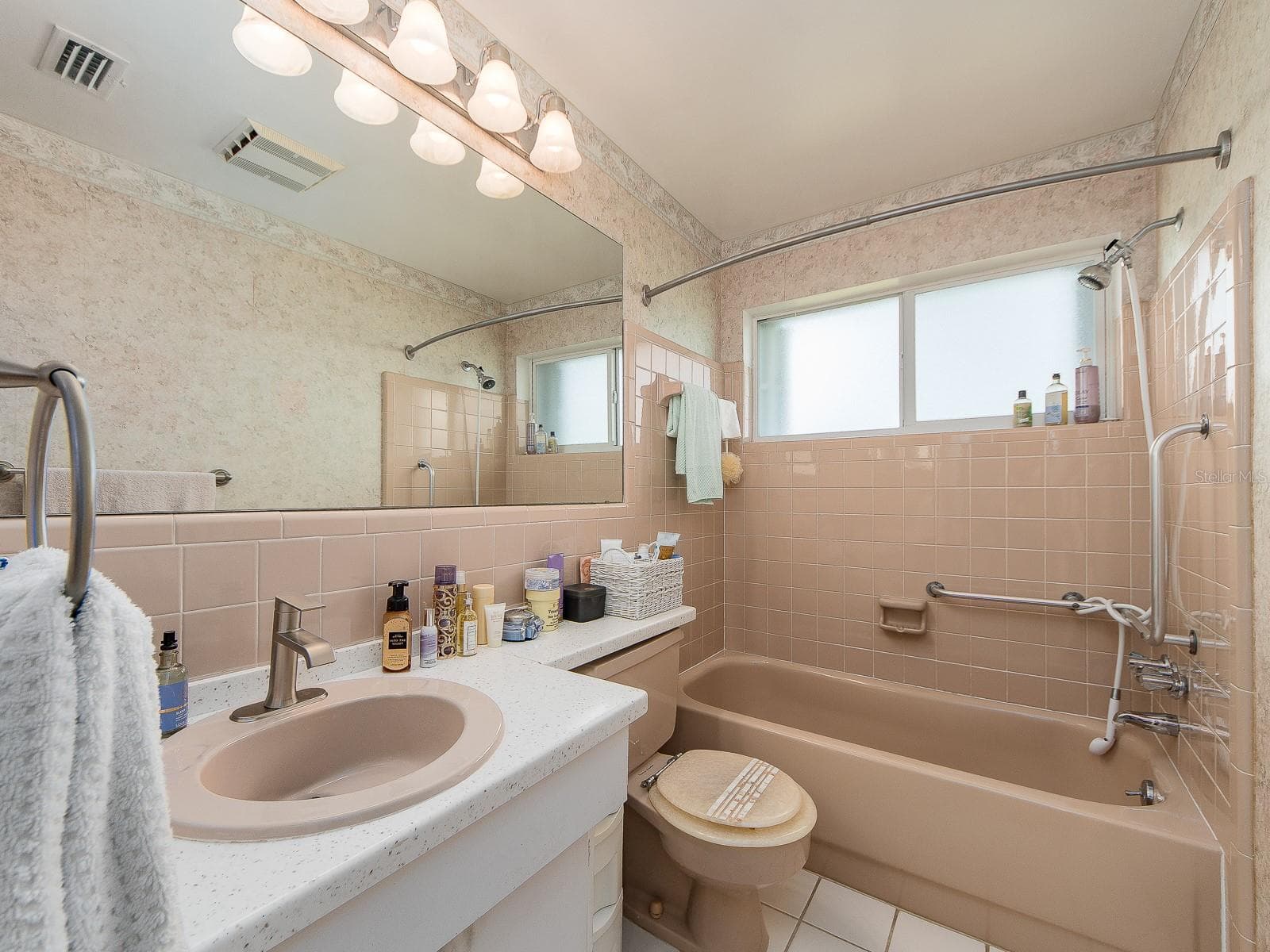 Bath 2 - 14104 89TH AVE, SEMINOLE
