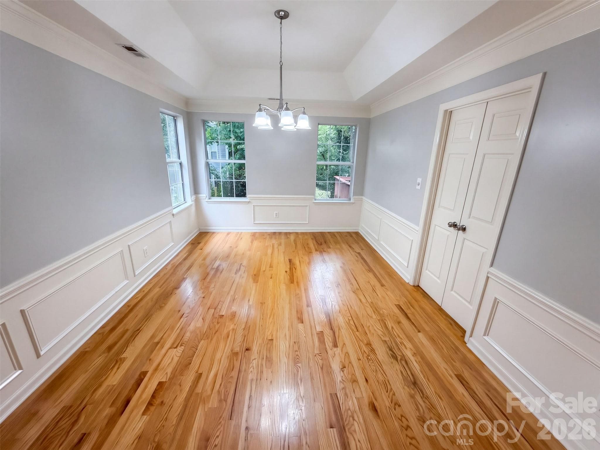 Single Family Residence at 6306 Oxwynn Lane, Charlotte, photo 9 of 36