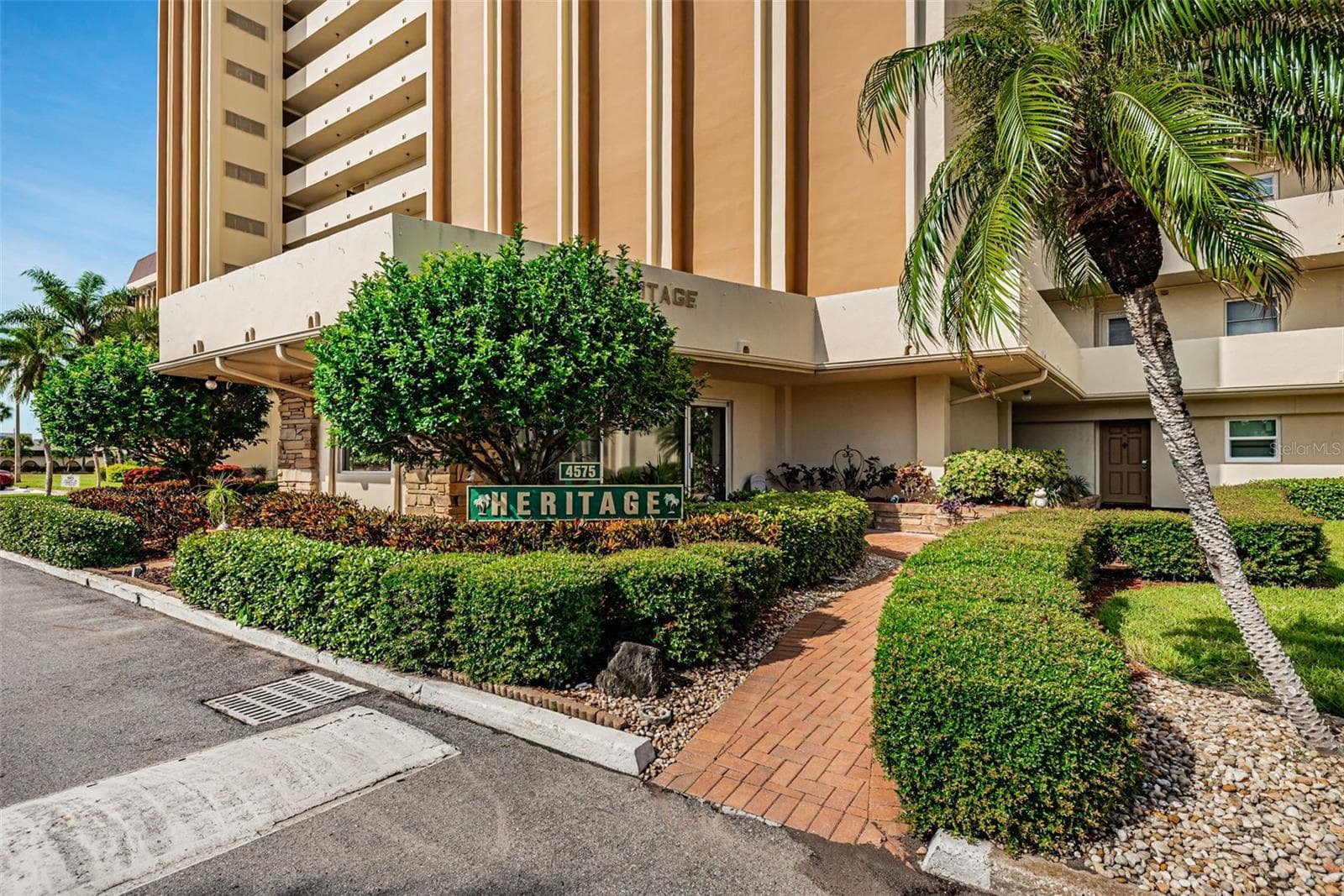 Heritage building - 4575 COVE CIR #1003, ST PETERSBURG