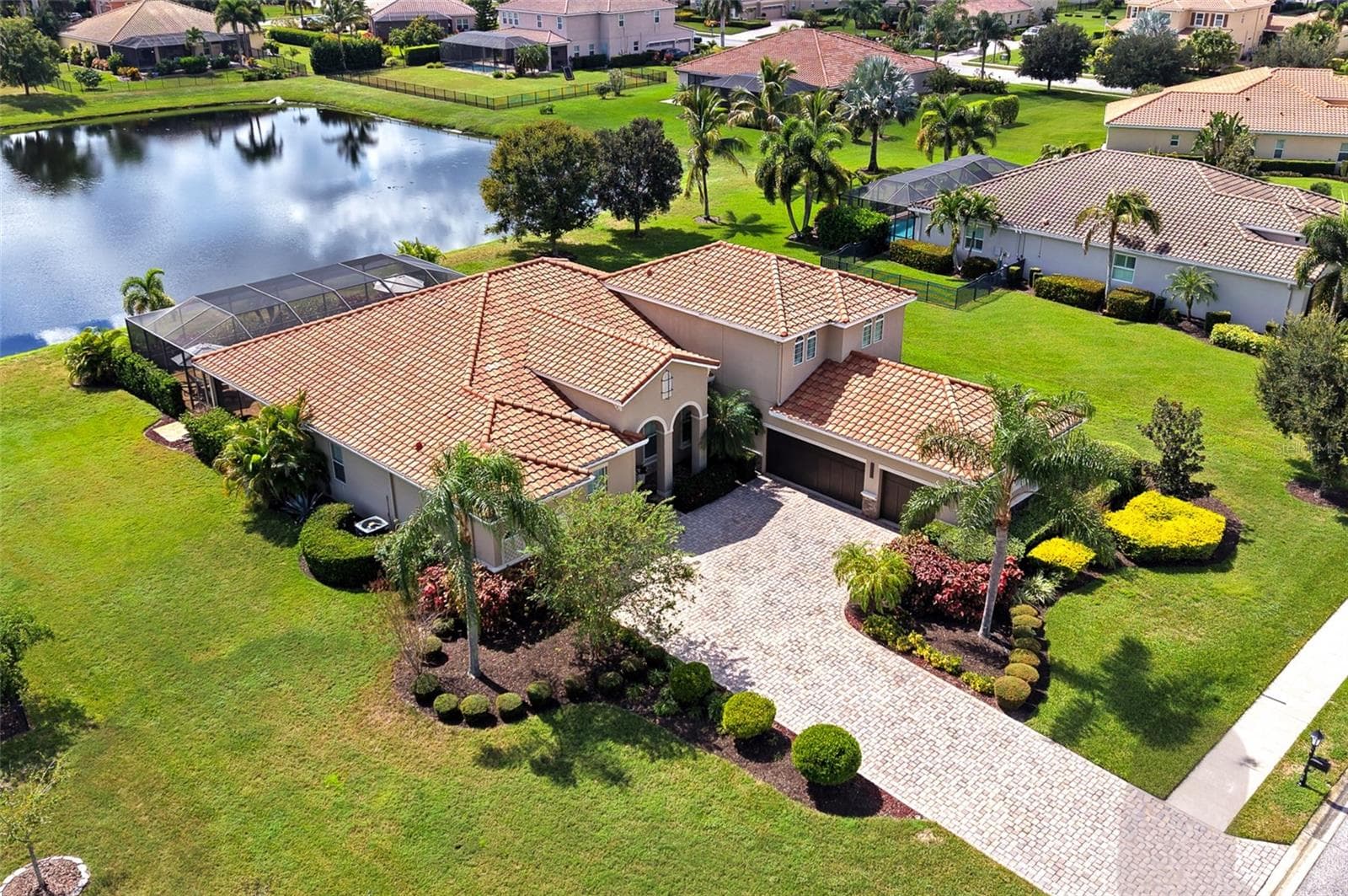 3902 Sq Ft, 0.51 Acre, Tile Roof. - 17014 E 2ND AVE, BRADENTON