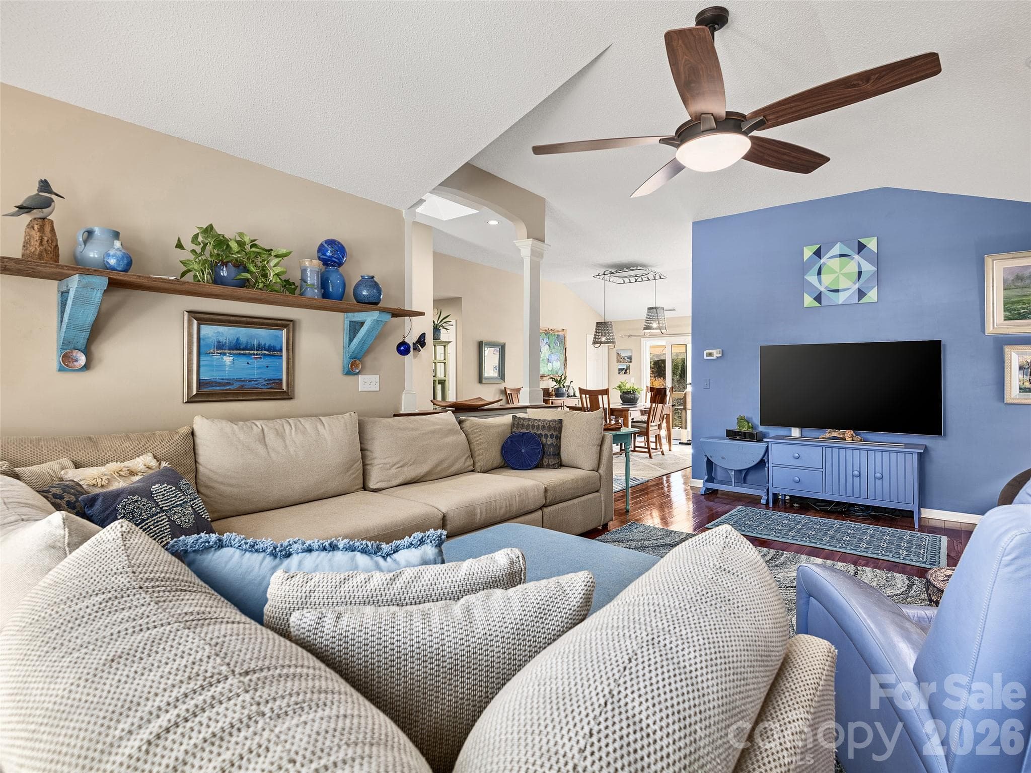 Spacious Living Room & Cathedral Ceiling - 23 Old Applewood Lane, Hendersonville