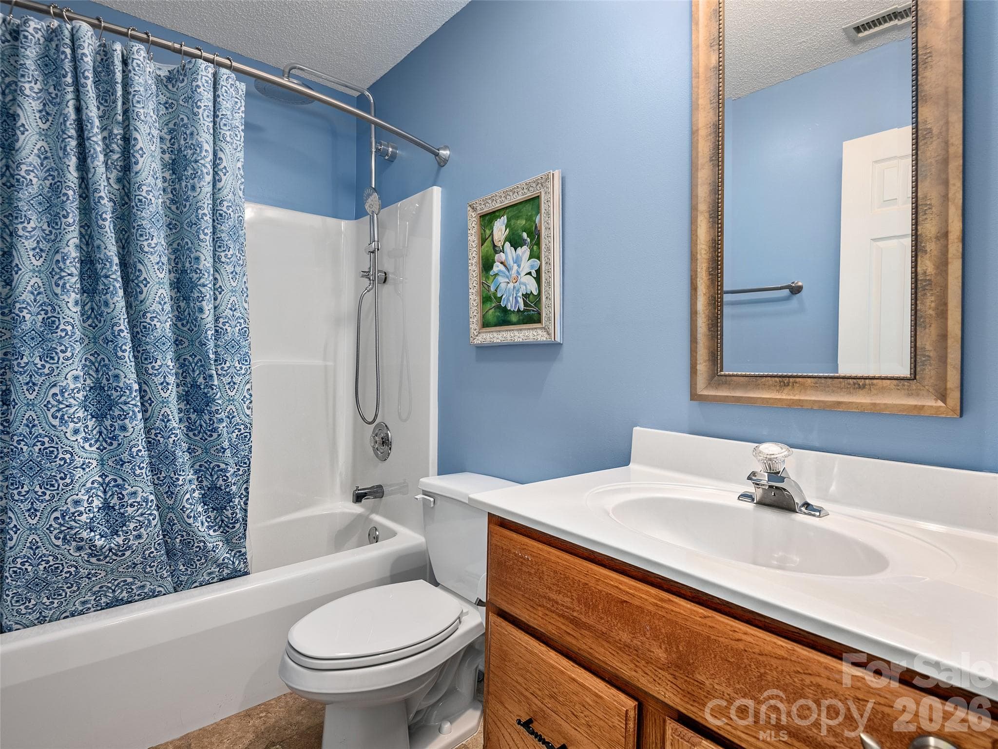 Second Full Bath - 23 Old Applewood Lane, Hendersonville