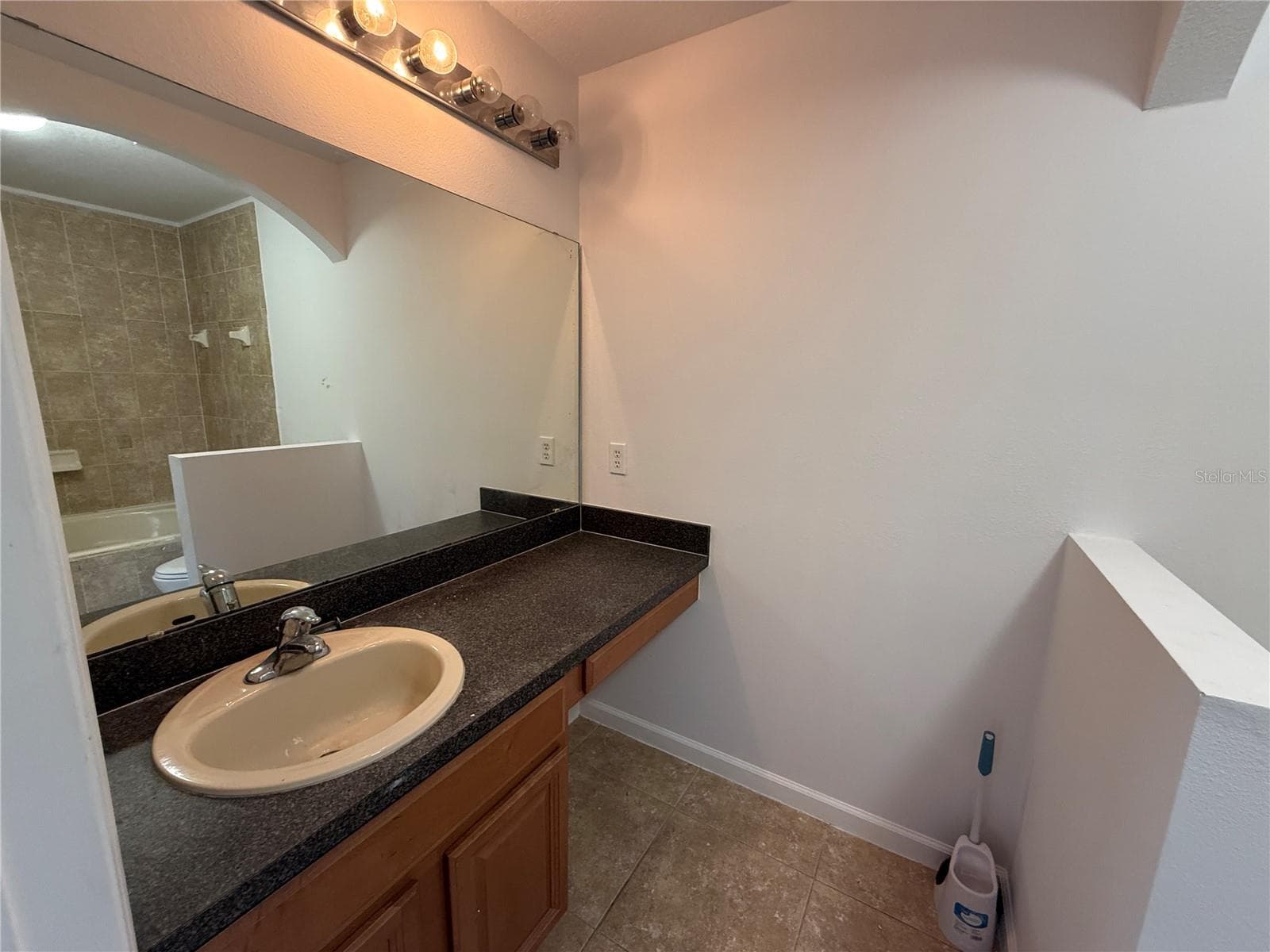 Townhouse at 16711 CEDAR CREST DR, ORLANDO, photo 19 of 30