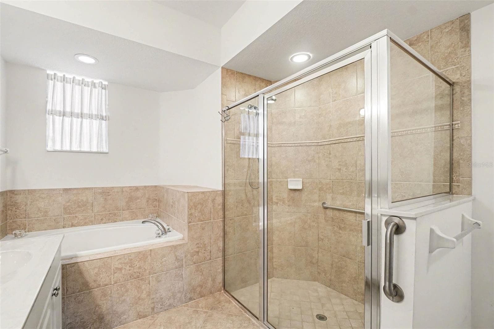 Primary ensuite Shower - 4683 CLUB DR #101, PORT CHARLOTTE