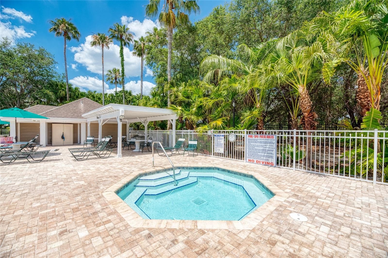 Riverwood Hot Tub - 4683 CLUB DR #101, PORT CHARLOTTE