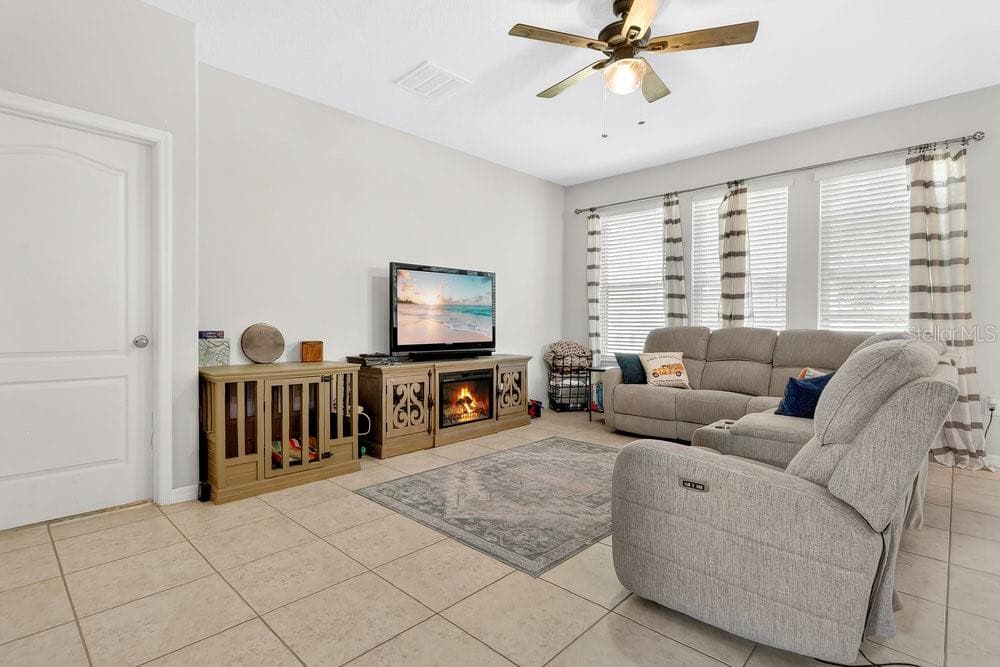 Single Family Residence at 632 MEADOW SAGE DR, DELAND, photo 13 of 35