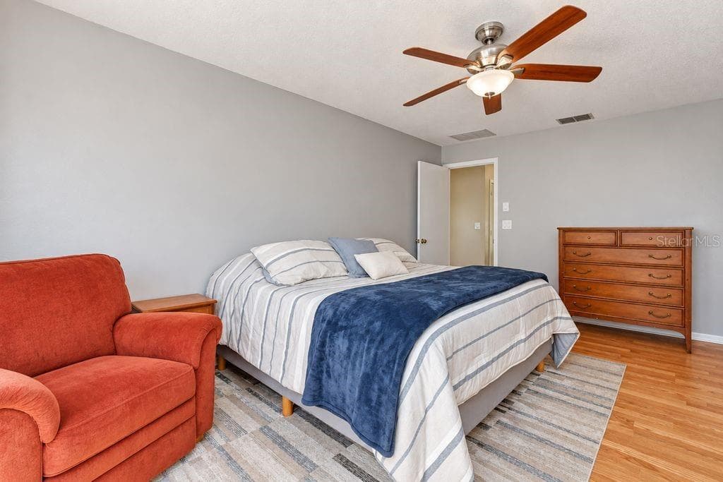 Kids/Guest Bedrooms are on the right side of the home. This allows maximum privacy for everyone! - 6916 COPPERFIELD DR, NEW PORT RICHEY