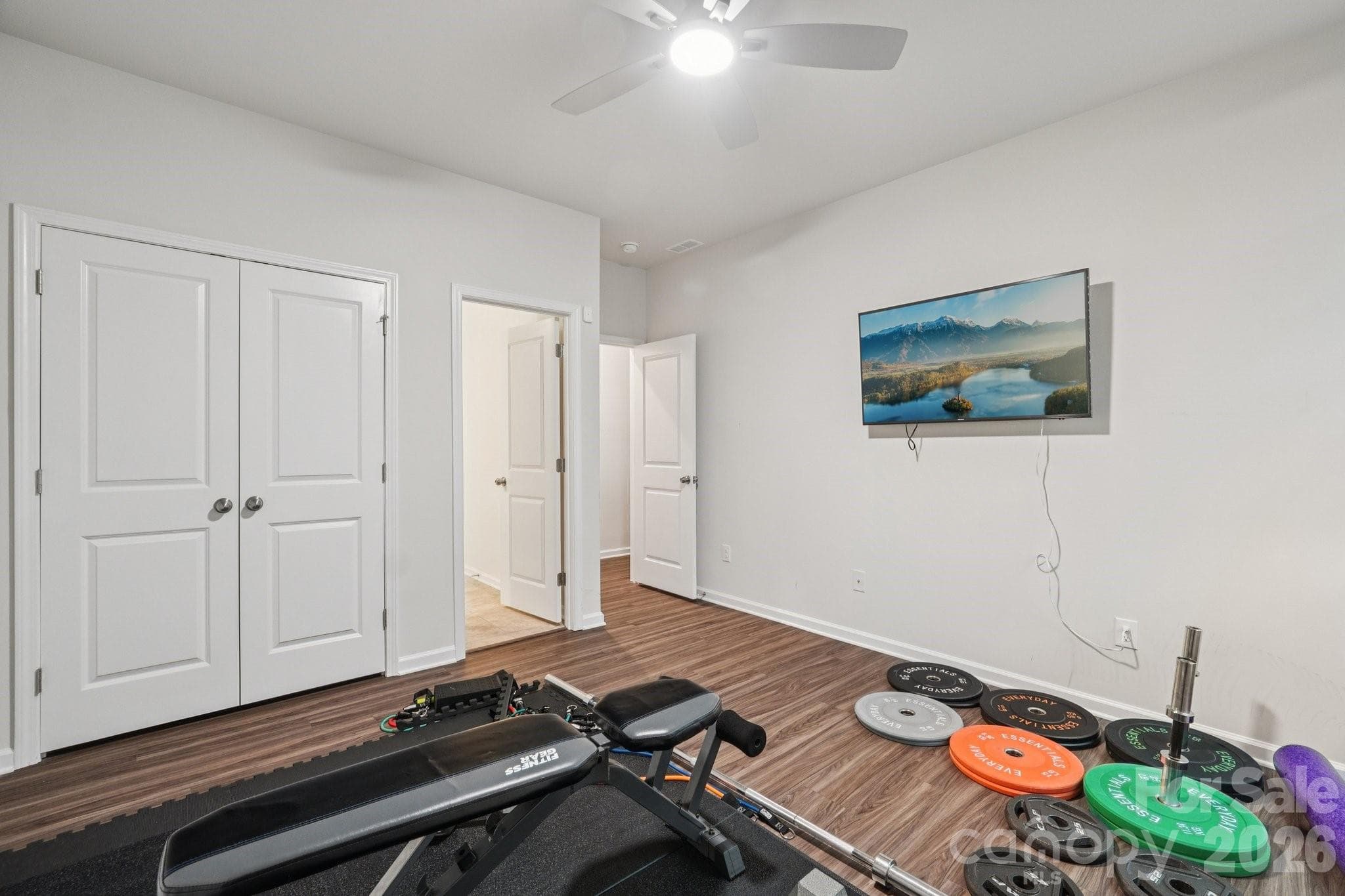 Main Level Guest Bedroom with En-Suite Bathroom - 299 Hamptons Cove Road, Troutman