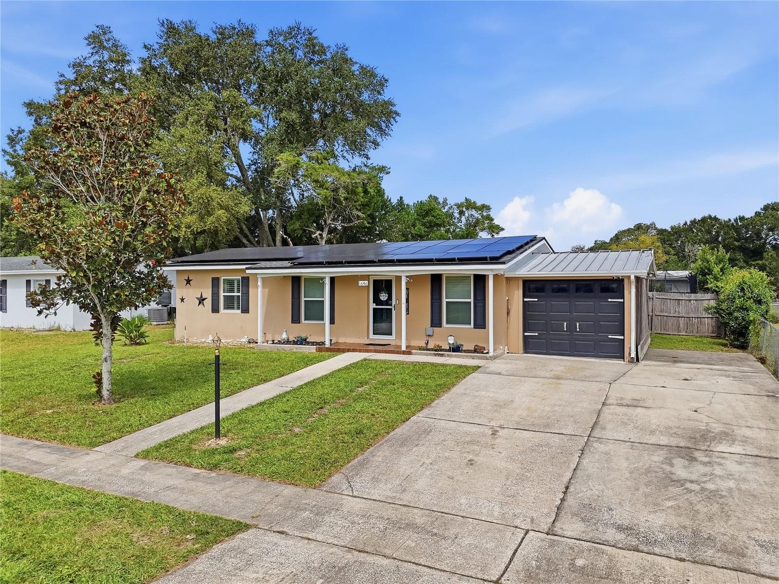 Single Family Residence at 1646 HASTINGS DR, DELTONA, photo 2 of 43