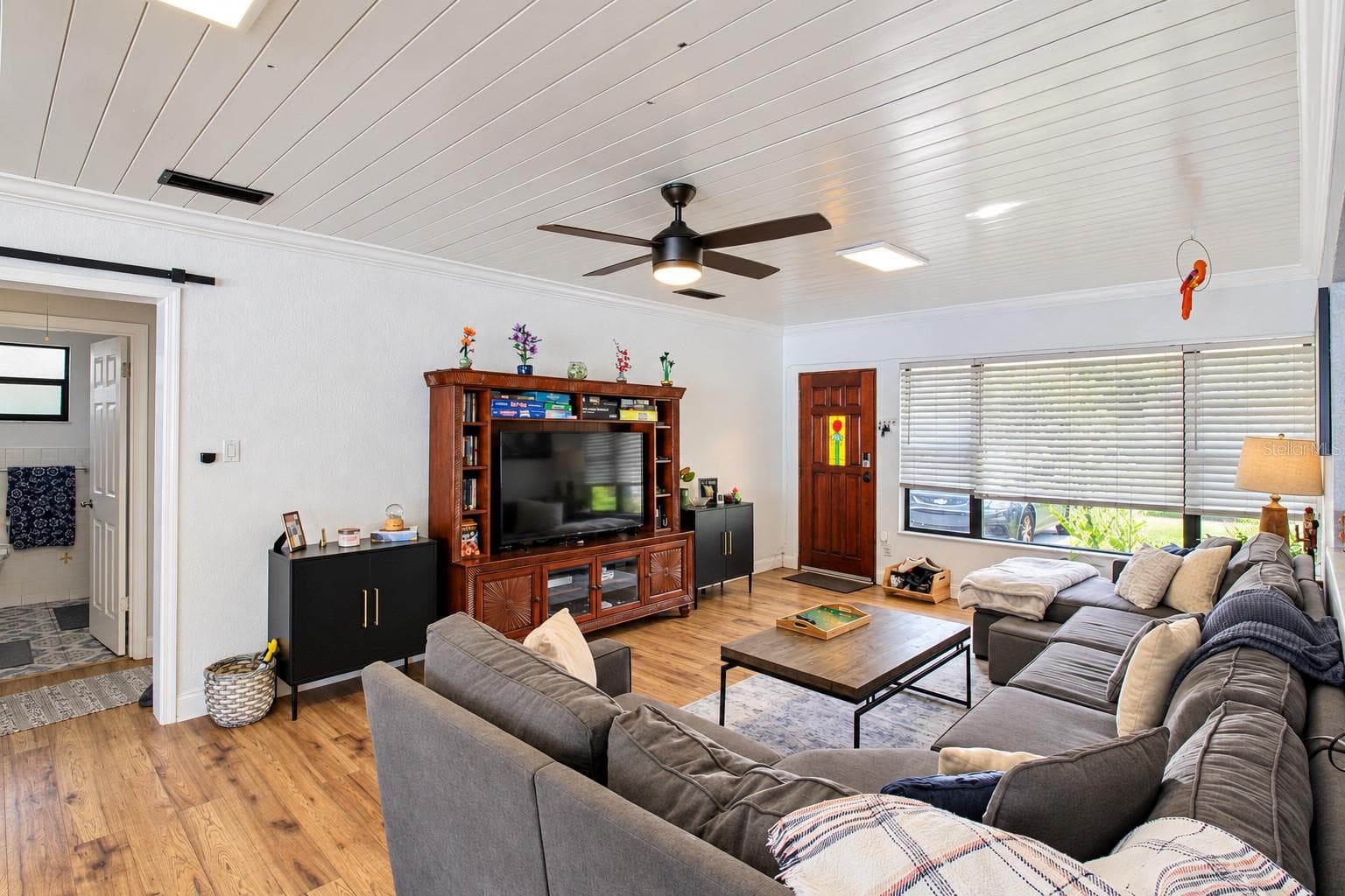Single Family Residence at 1204 E NORTH ST, TAMPA, photo 4 of 32