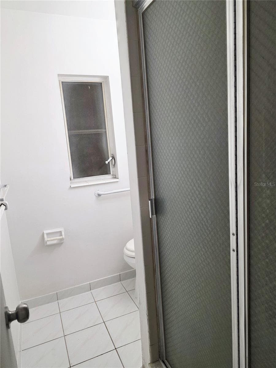2nd Bathroom with shower - 2103 N HAROLD AVE, TAMPA