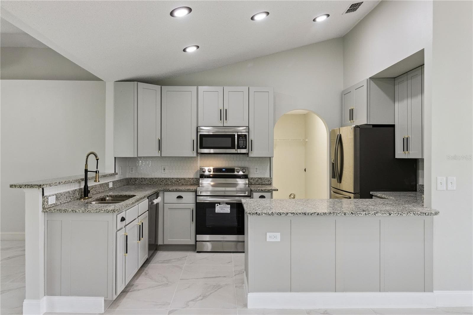 Kitchen Overview - 1011 EIFFEL LN, KISSIMMEE