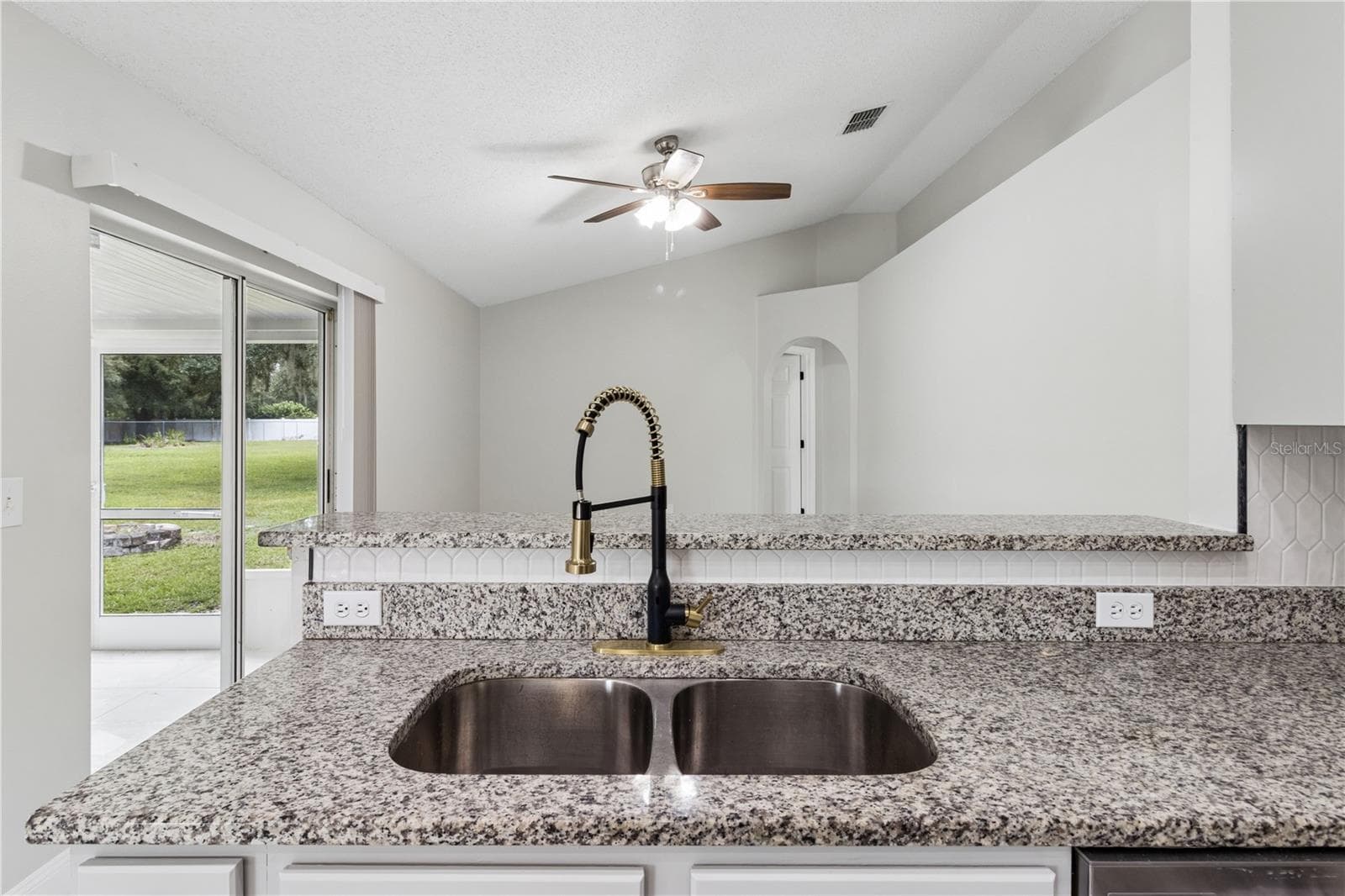 Single Family Residence at 1011 EIFFEL LN, KISSIMMEE, photo 22 of 47