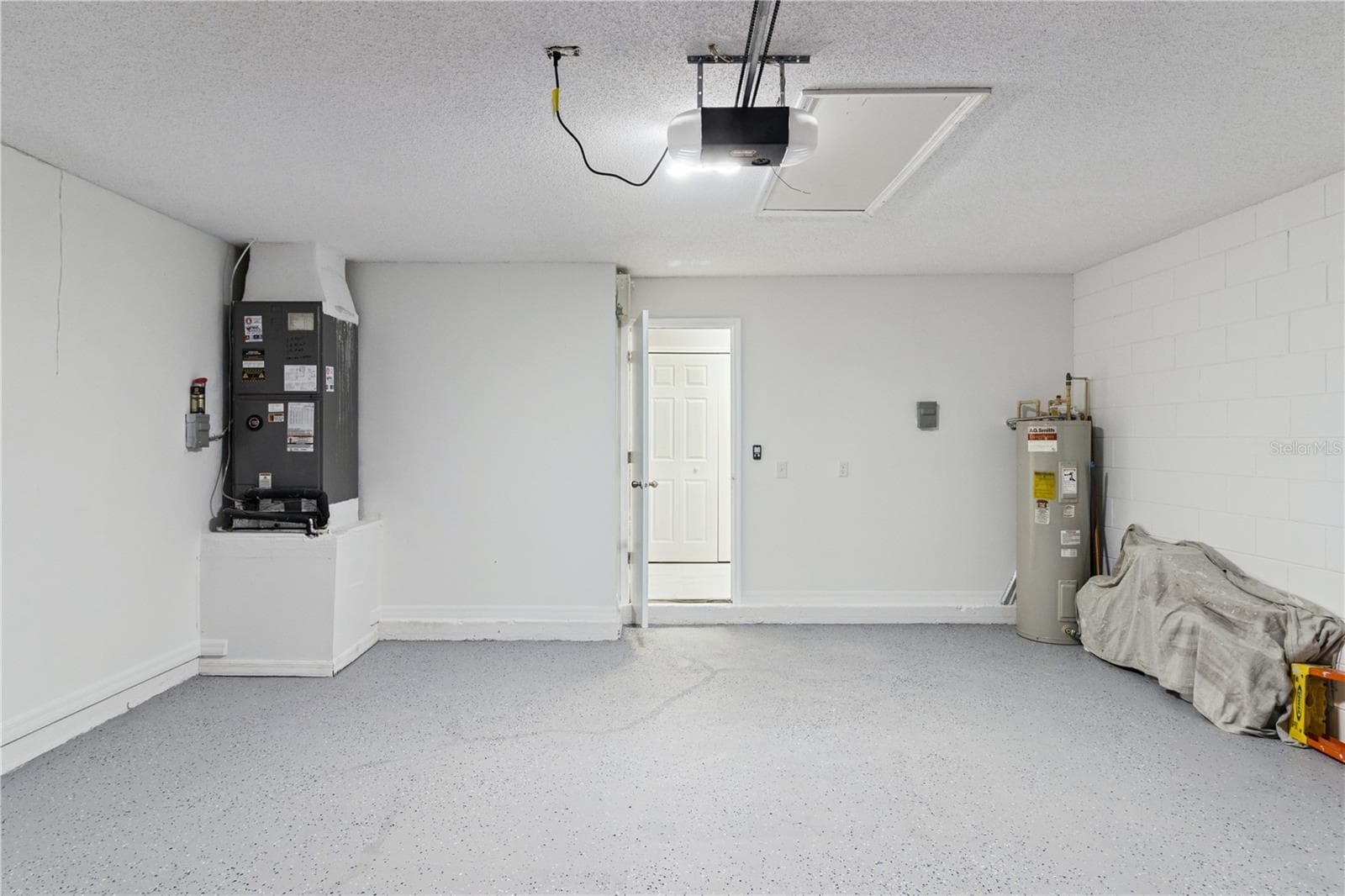 2 car Garage - 1011 EIFFEL LN, KISSIMMEE