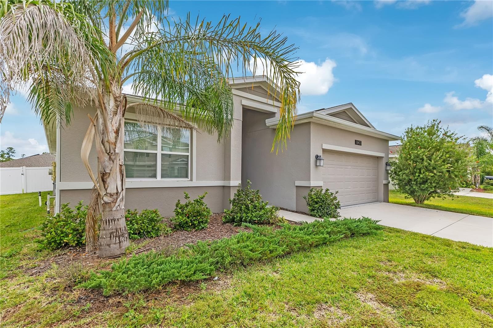 Single Family Residence at 16437 FERNRIDGE ST, CLERMONT, photo 2 of 37