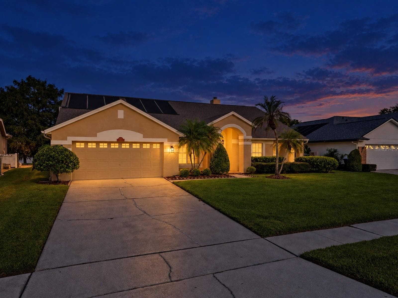 Single Family Residence at 13715 BLUEWATER CIR, ORLANDO, photo 3 of 45