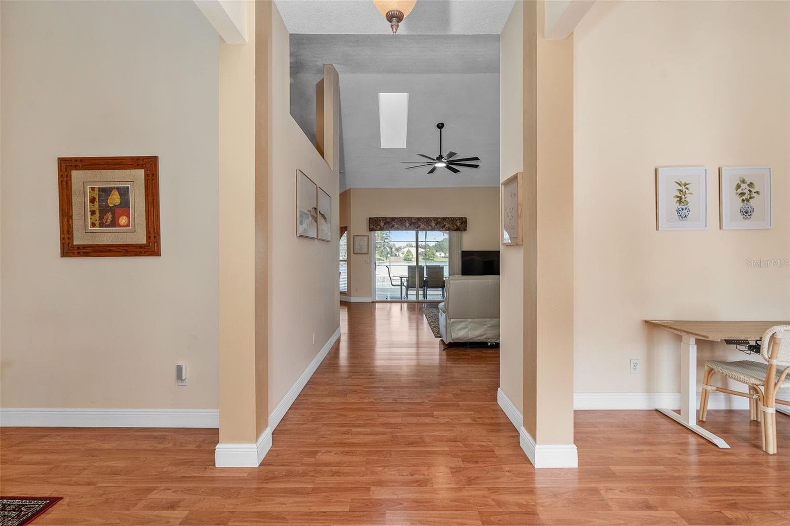 Single Family Residence at 13715 BLUEWATER CIR, ORLANDO, photo 5 of 45