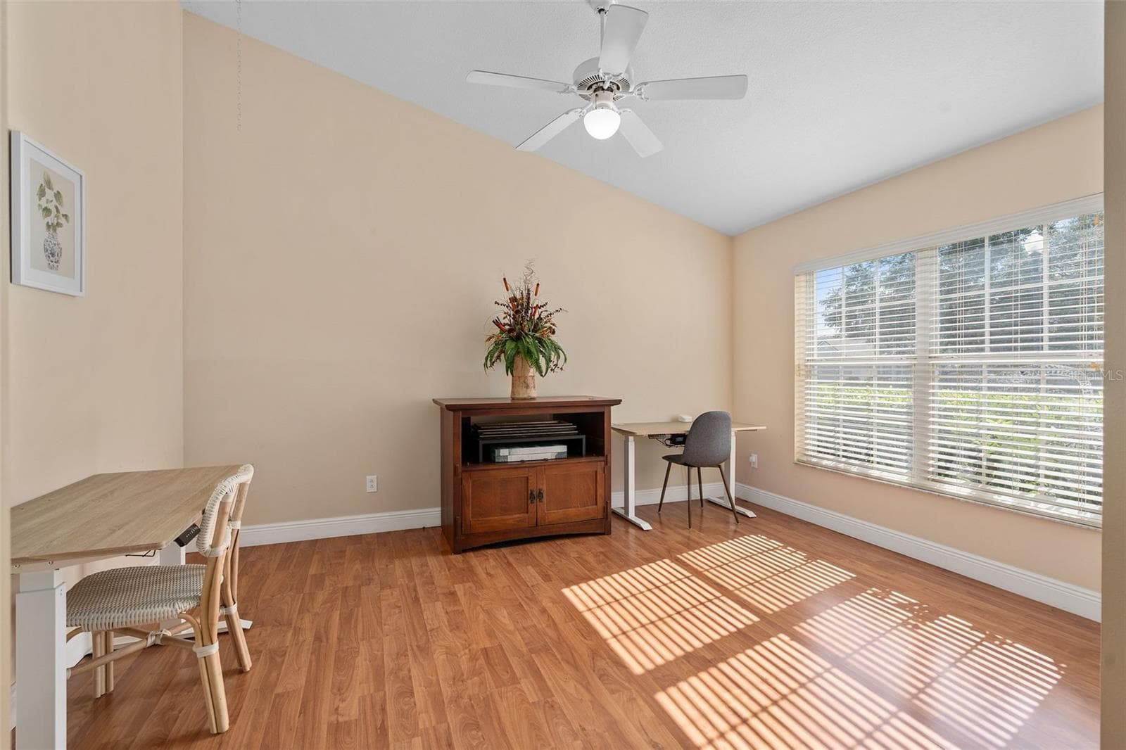 Single Family Residence at 13715 BLUEWATER CIR, ORLANDO, photo 6 of 45