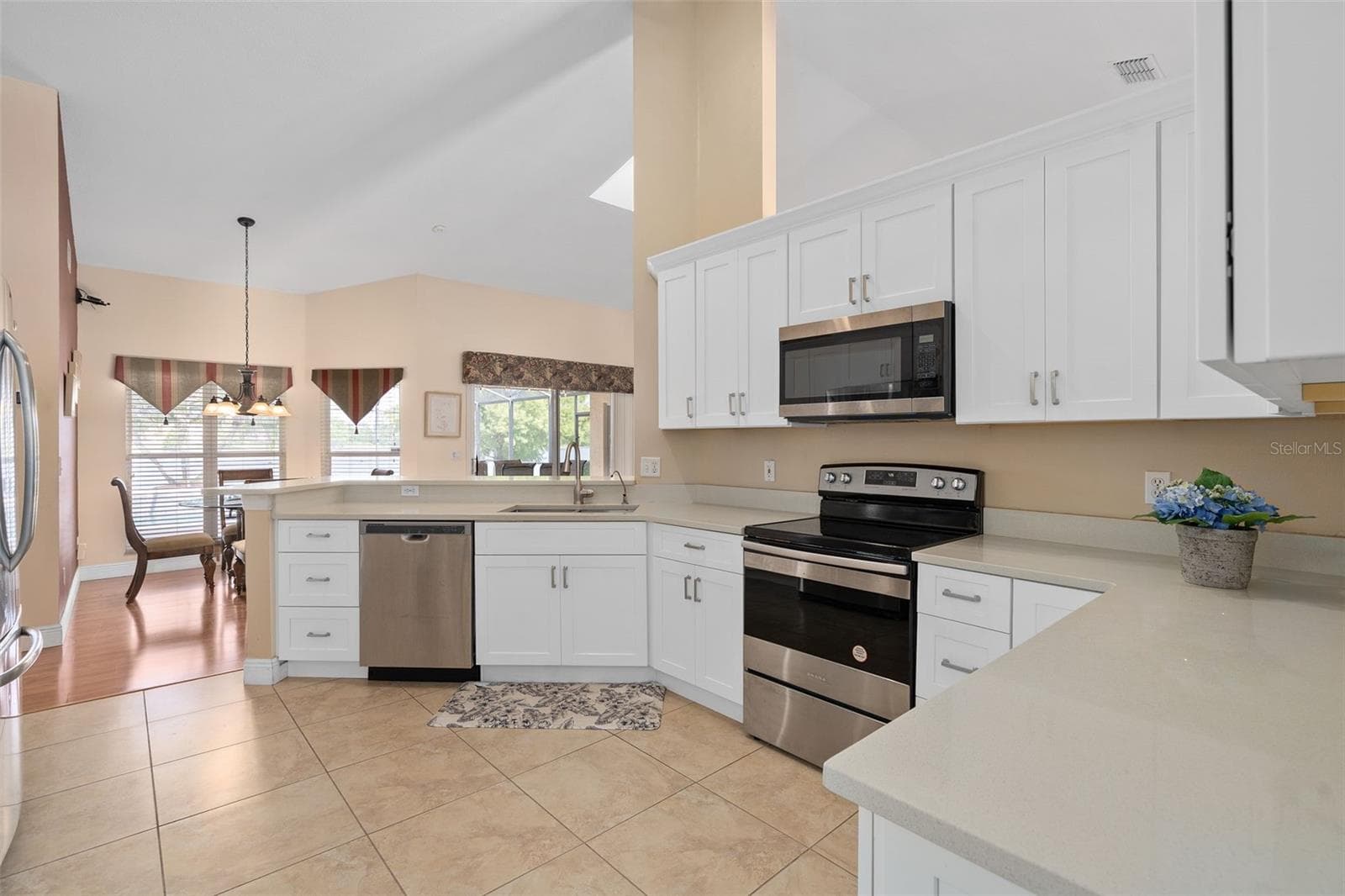 Single Family Residence at 13715 BLUEWATER CIR, ORLANDO, photo 18 of 45