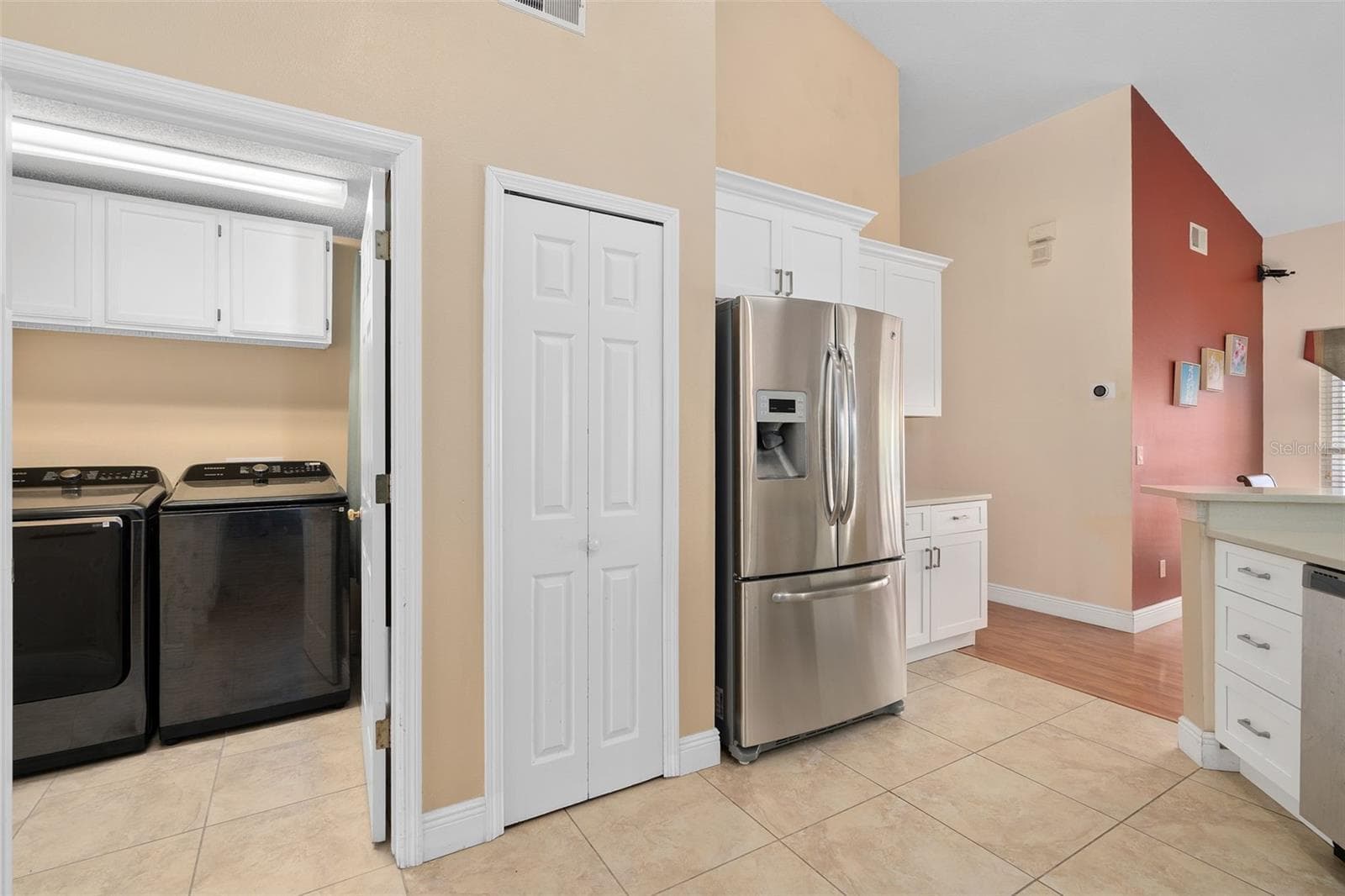 Single Family Residence at 13715 BLUEWATER CIR, ORLANDO, photo 19 of 45