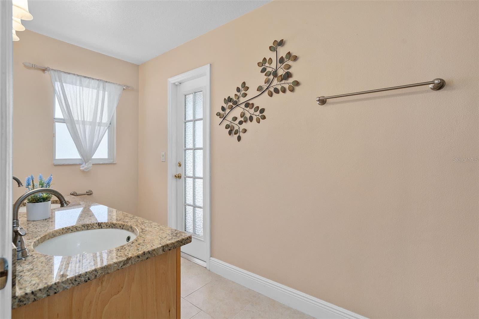 Single Family Residence at 13715 BLUEWATER CIR, ORLANDO, photo 27 of 45