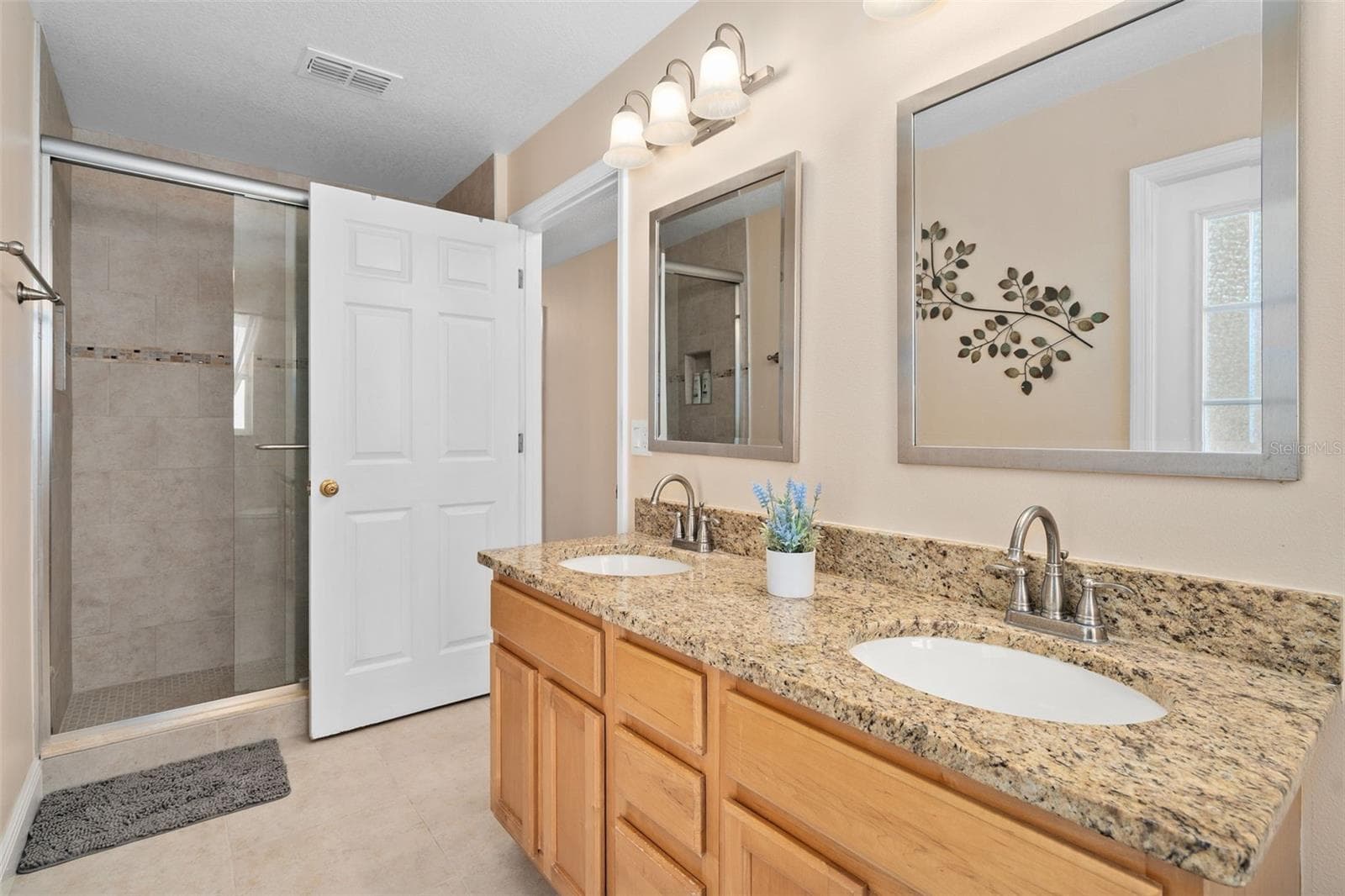 Single Family Residence at 13715 BLUEWATER CIR, ORLANDO, photo 28 of 45