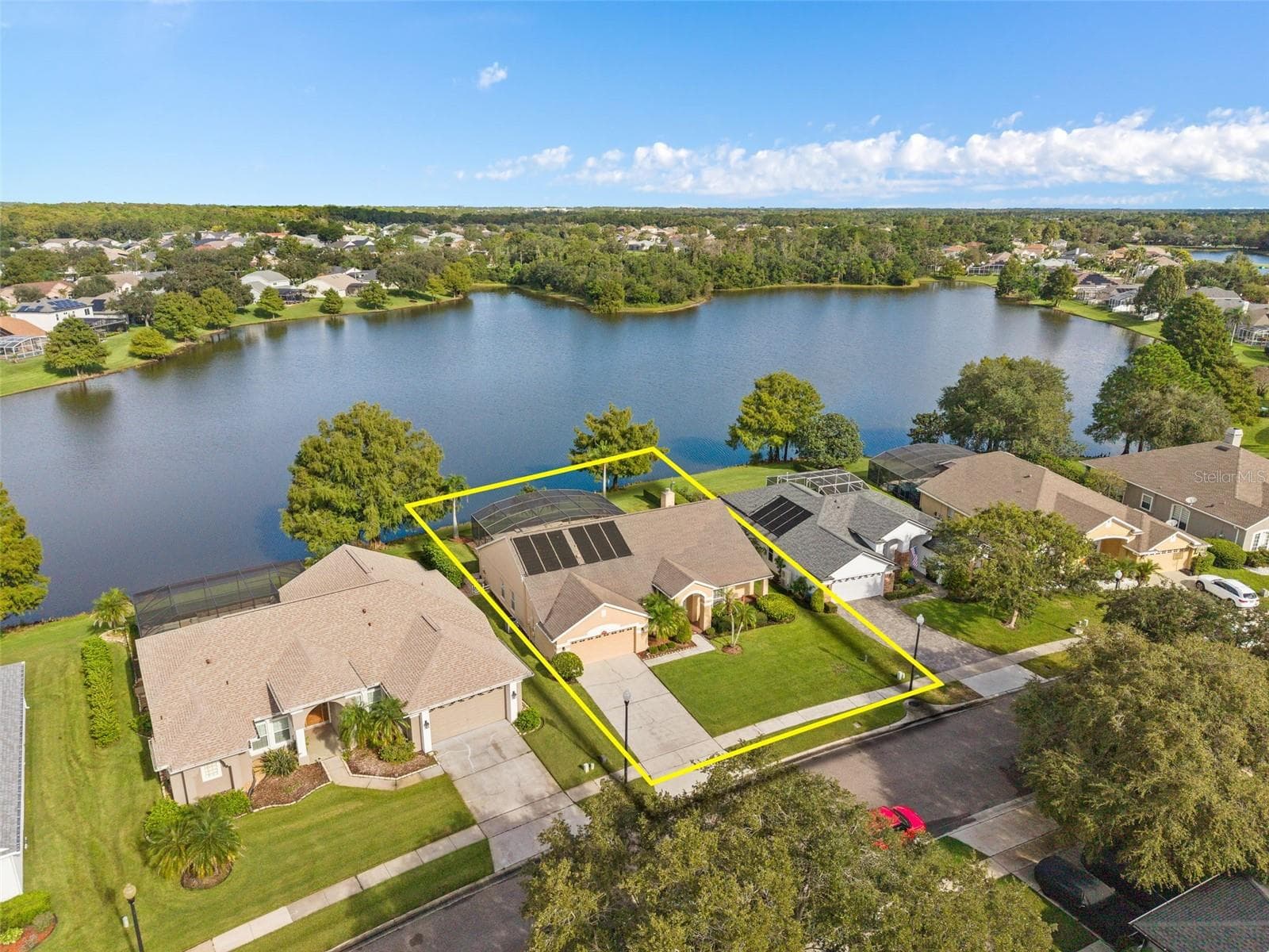 Single Family Residence at 13715 BLUEWATER CIR, ORLANDO, photo 39 of 45