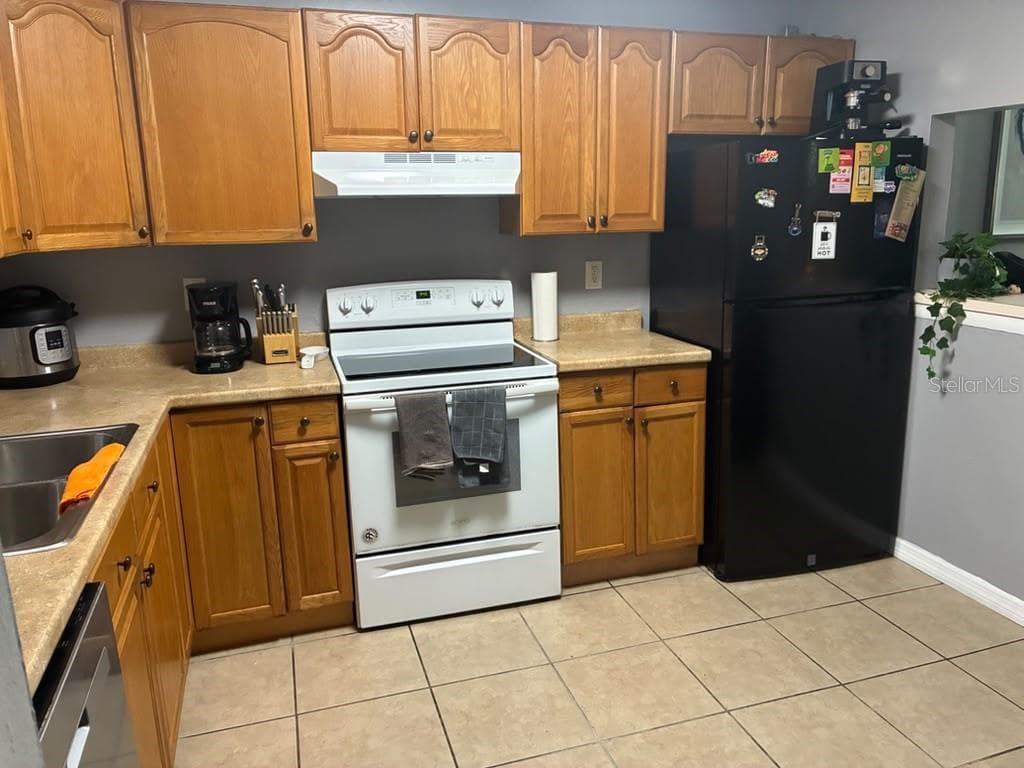 Condominium at 14415 AMERICANA CIR #205, TAMPA, photo 3 of 18